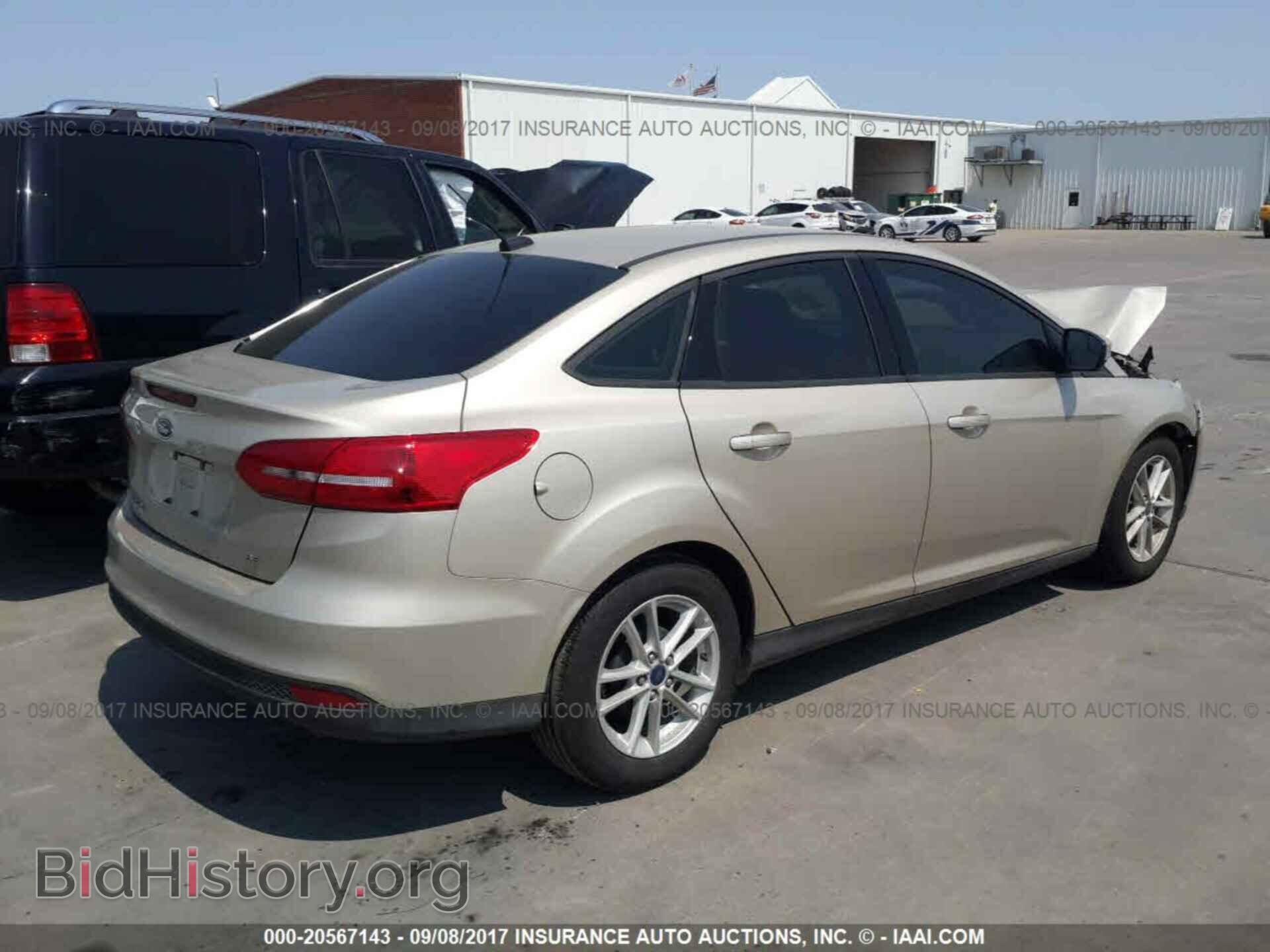 2017 Ford Focus - VIN: 1FADP3F21HL204572 - Фото 4