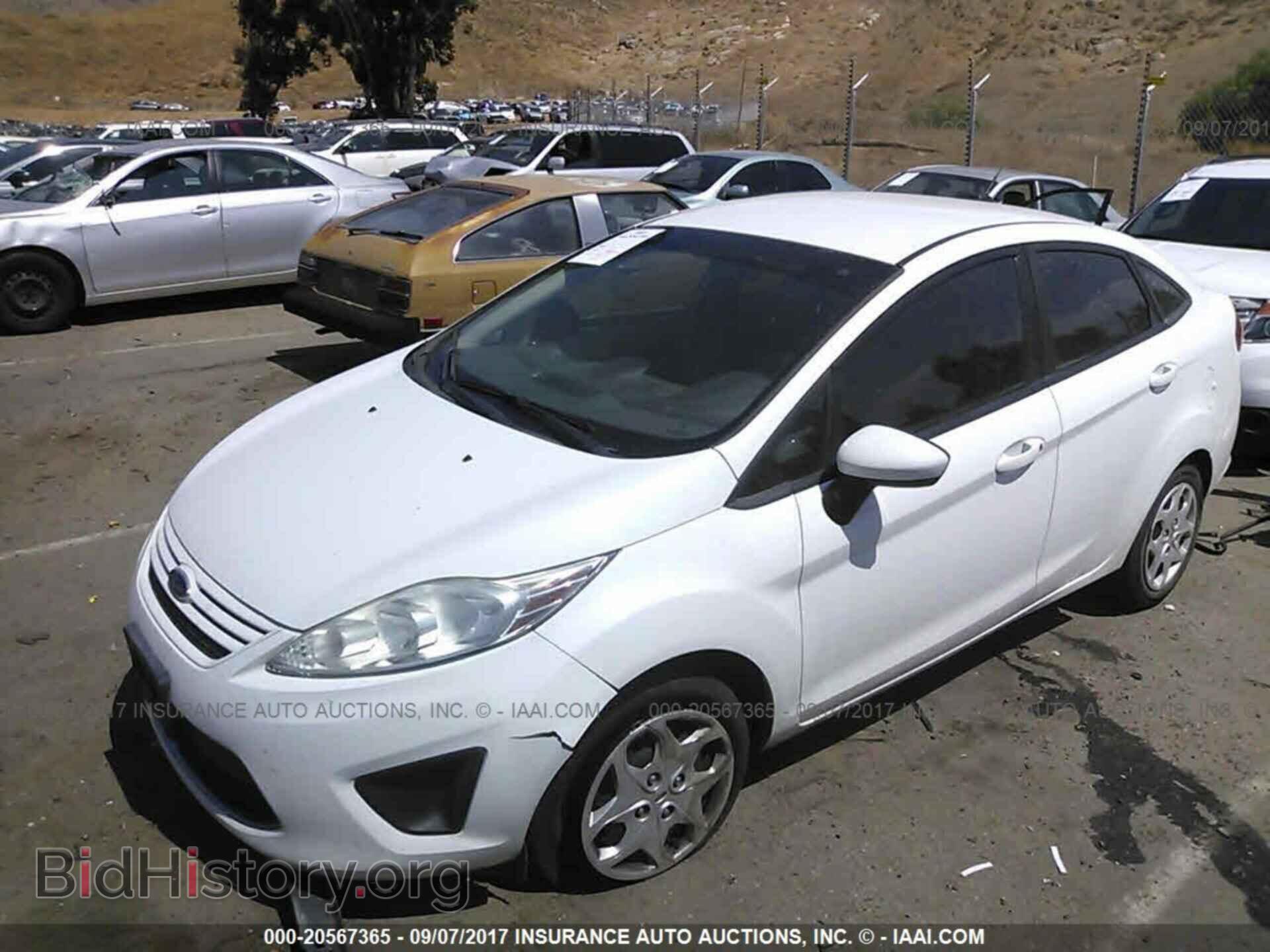 2011 Ford Fiesta - VIN: 3FADP4AJ5BM180819 - Фото 2