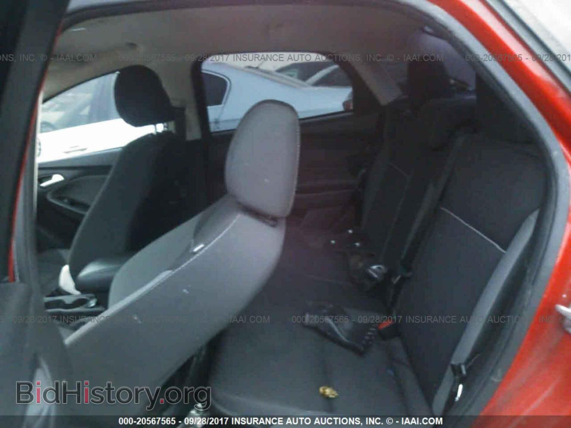 2014 Ford Focus - VIN: 1FADP3F24EL177394 - Photo 8