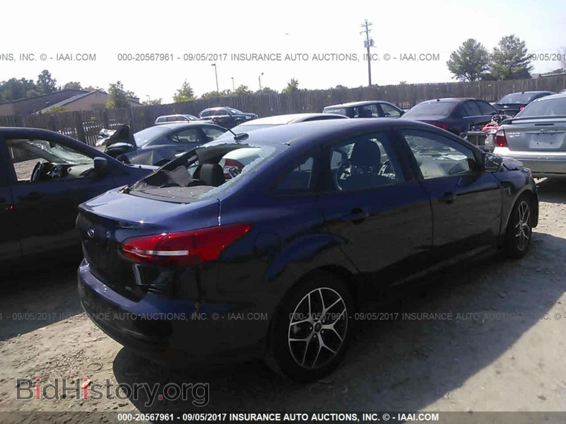 2017 Ford Focus - VIN: 1FADP3H29HL242502 - Фото 4