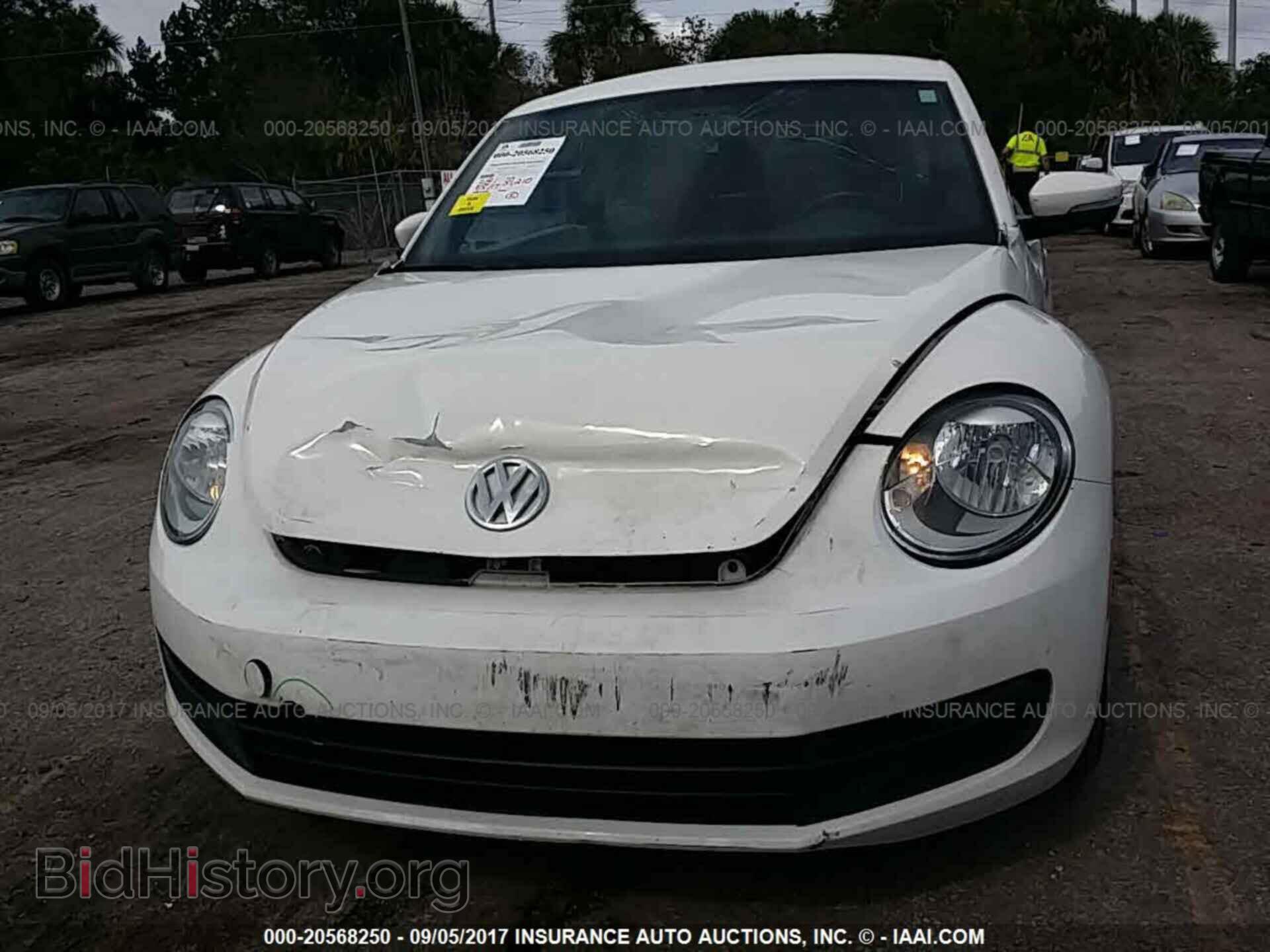 2012 Volkswagen Beetle - VIN: 3VWJP7AT2CM618582 - Фото 6