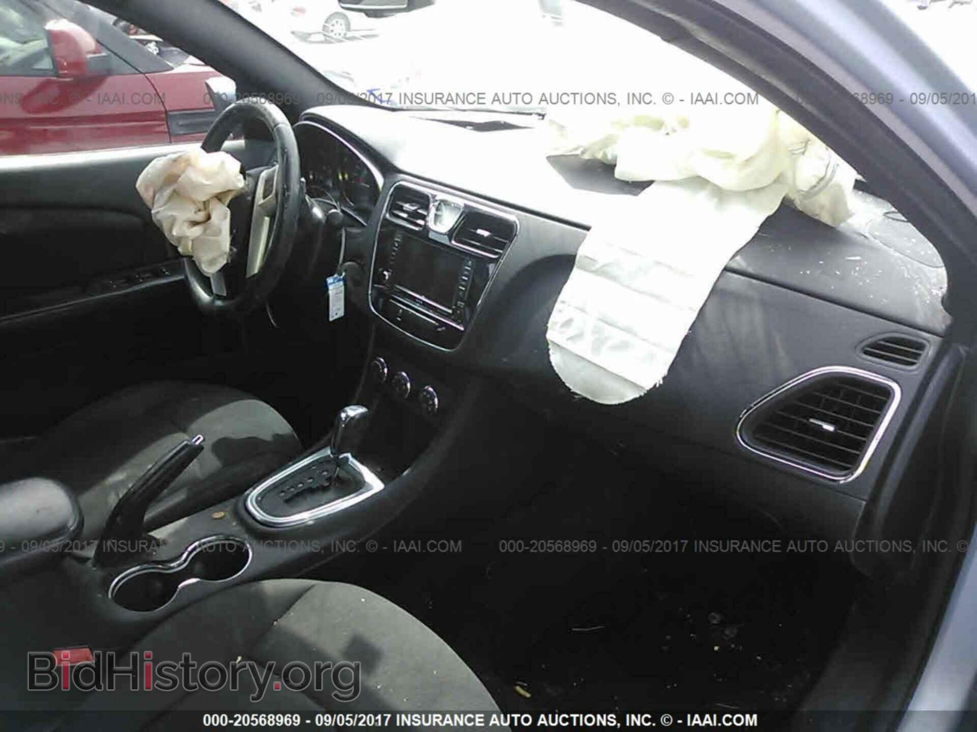 2014 Chrysler 200 - VIN: 1C3CCBBB0EN108017 - Фото 5
