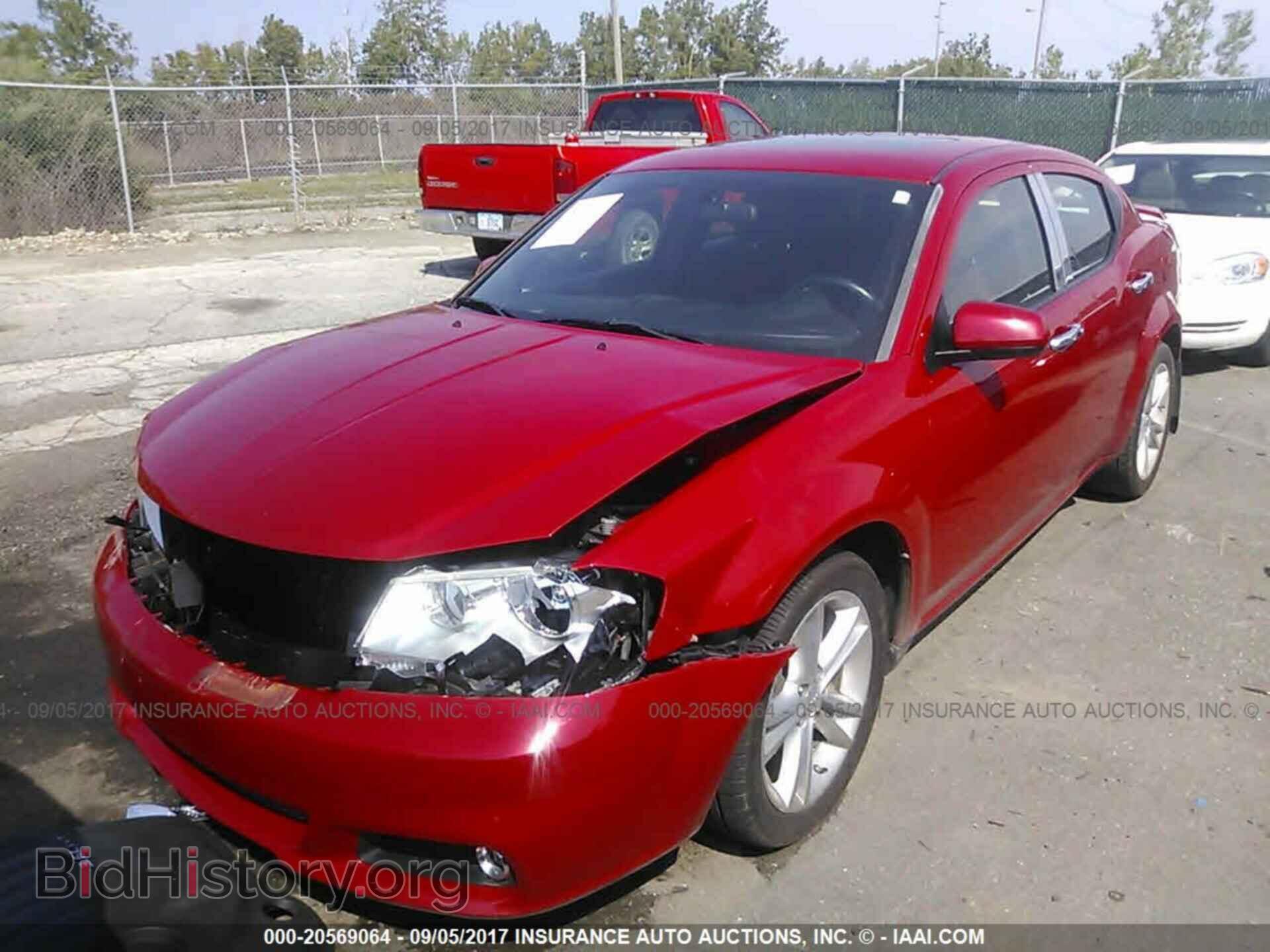 2011 Dodge Avenger - VIN: 1B3BD1FGXBN584891 - Фото 2