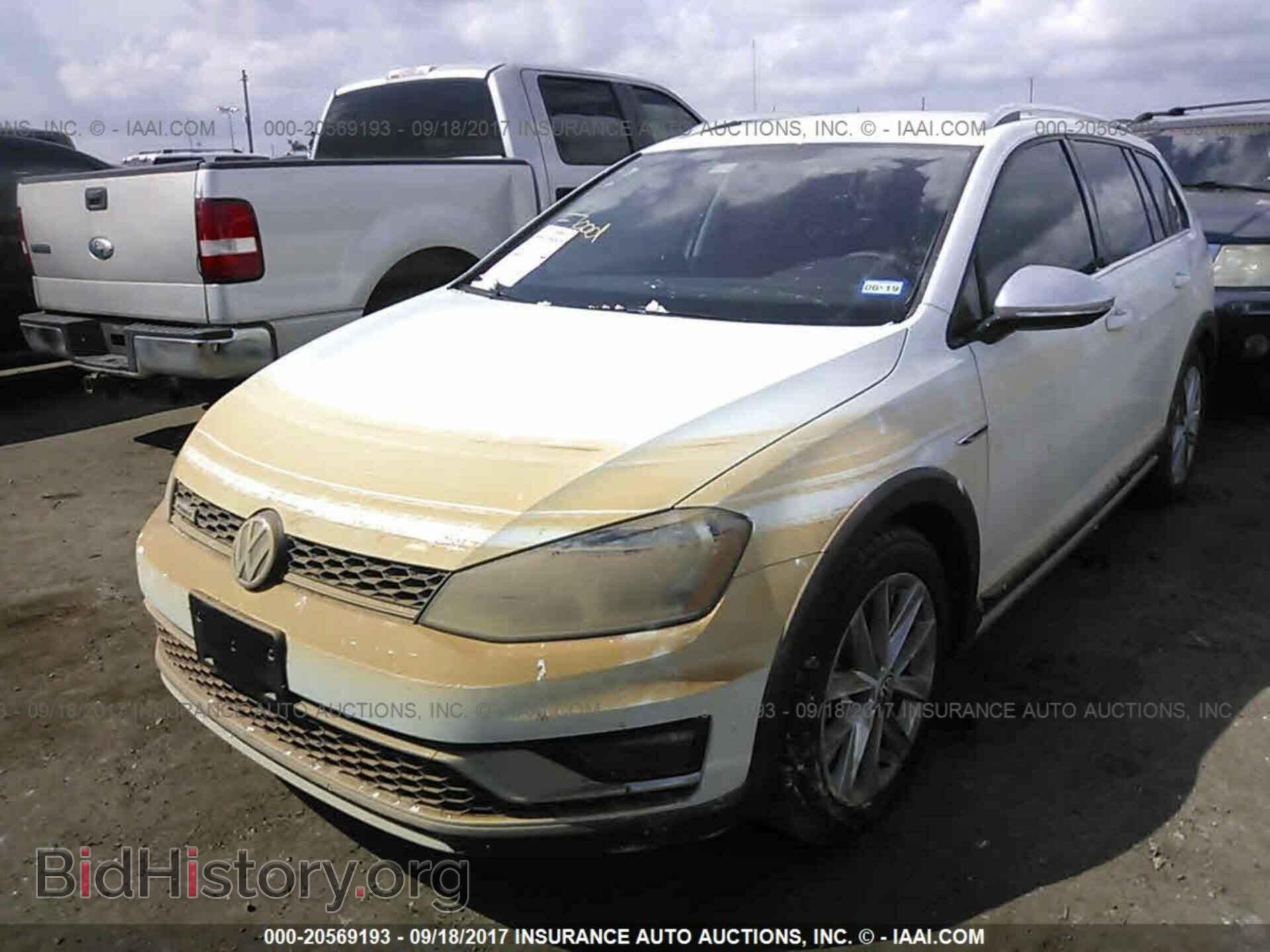 2017 Volkswagen Golf - VIN: 3VWH17AUXHM529018 - Фото 2