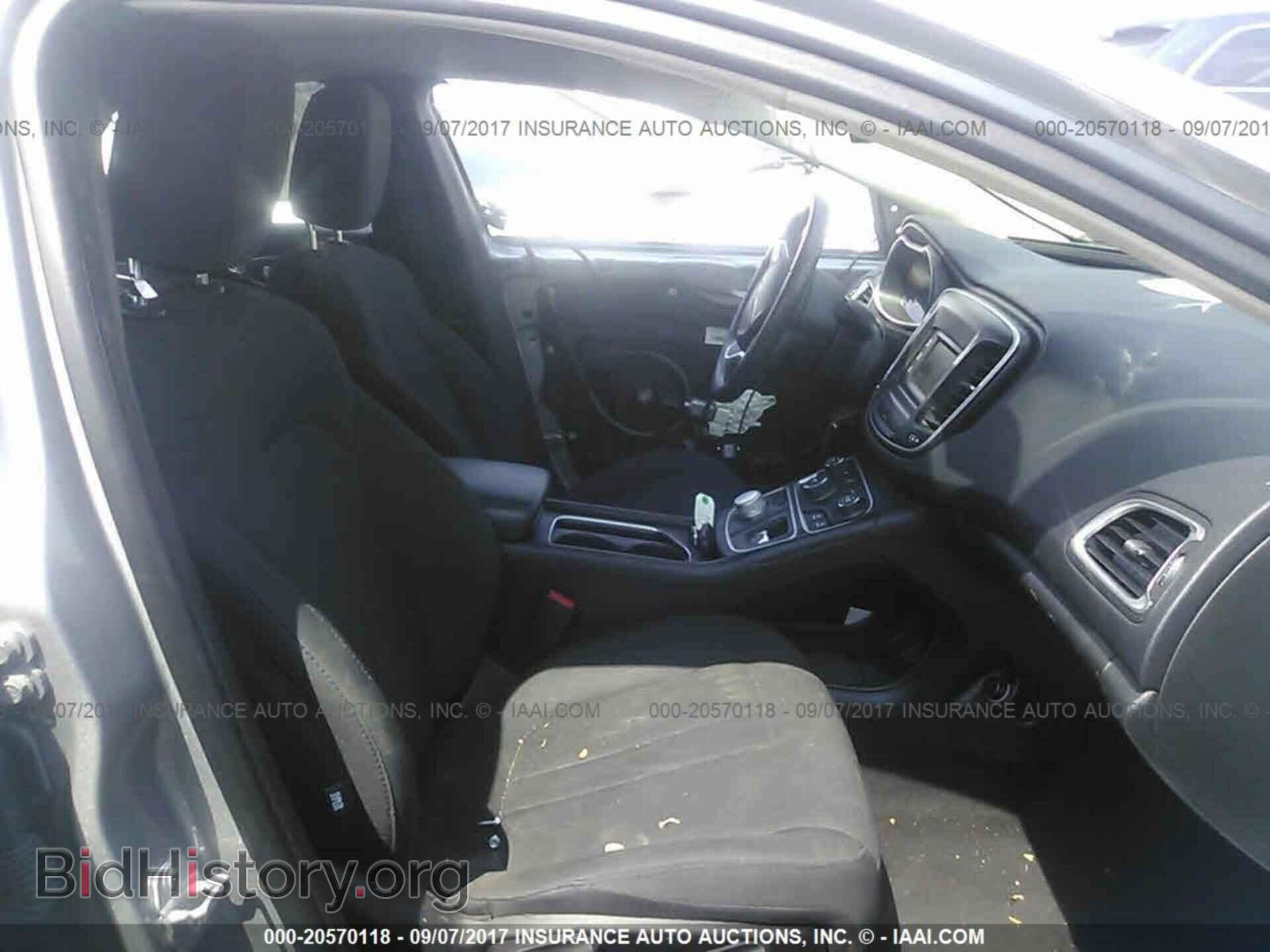 2016 Chrysler 200 - VIN: 1C3CCCABXGN126485 - Photo 5
