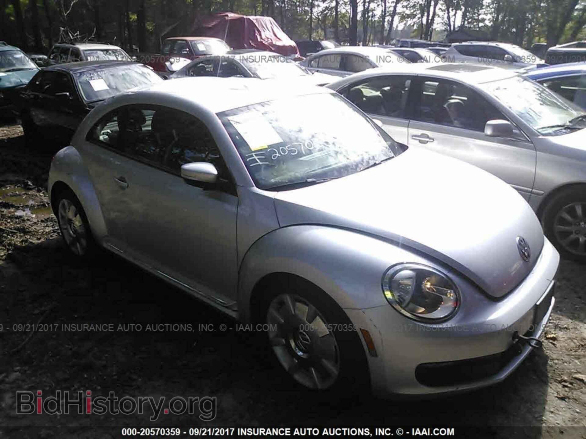 Фотография 3VWJP7AT1CM629167 - Volkswagen Beetle 2012