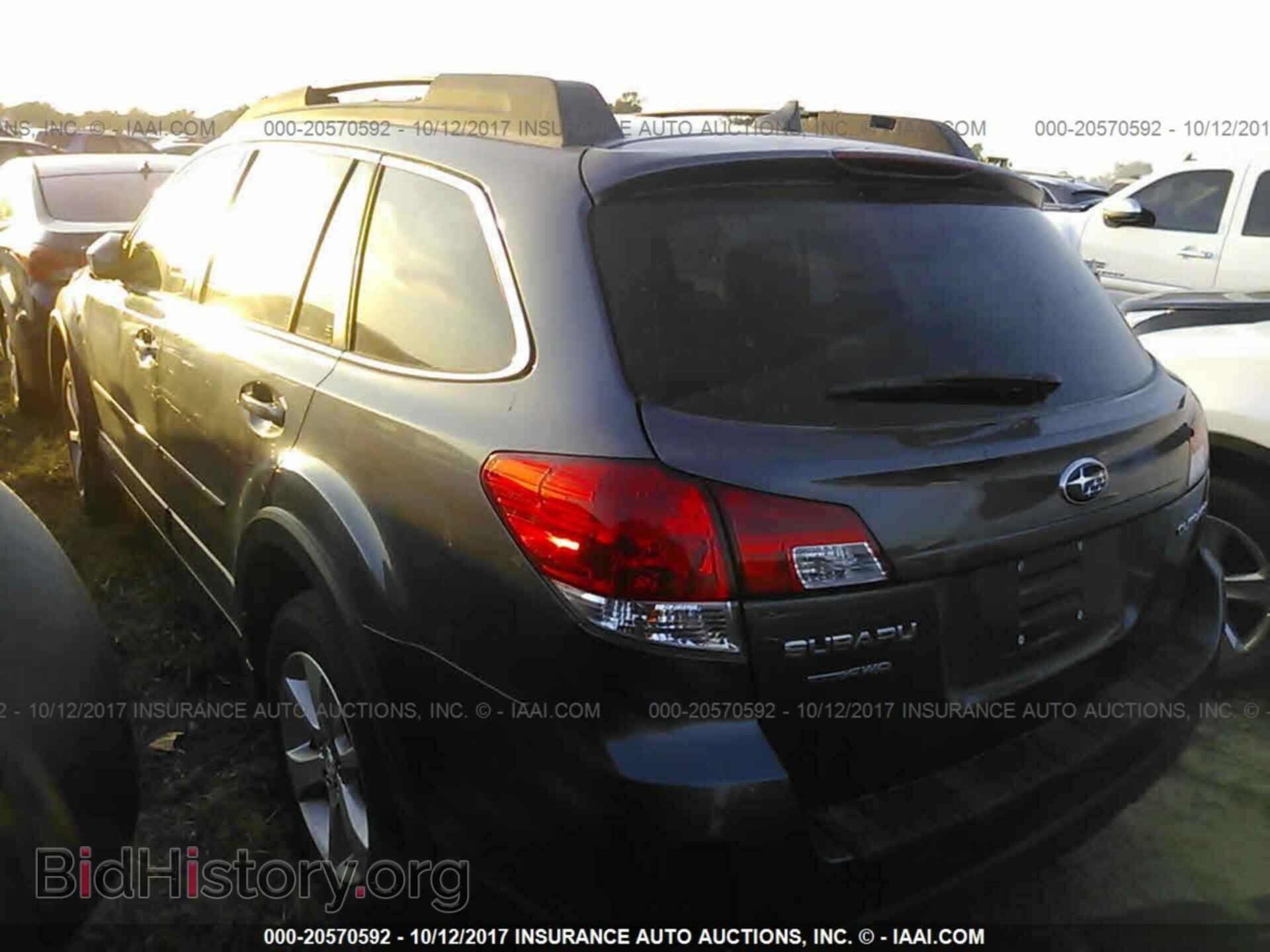 2014 Subaru Outback - VIN: 4S4BRCLC9E3300353 - Фото 3