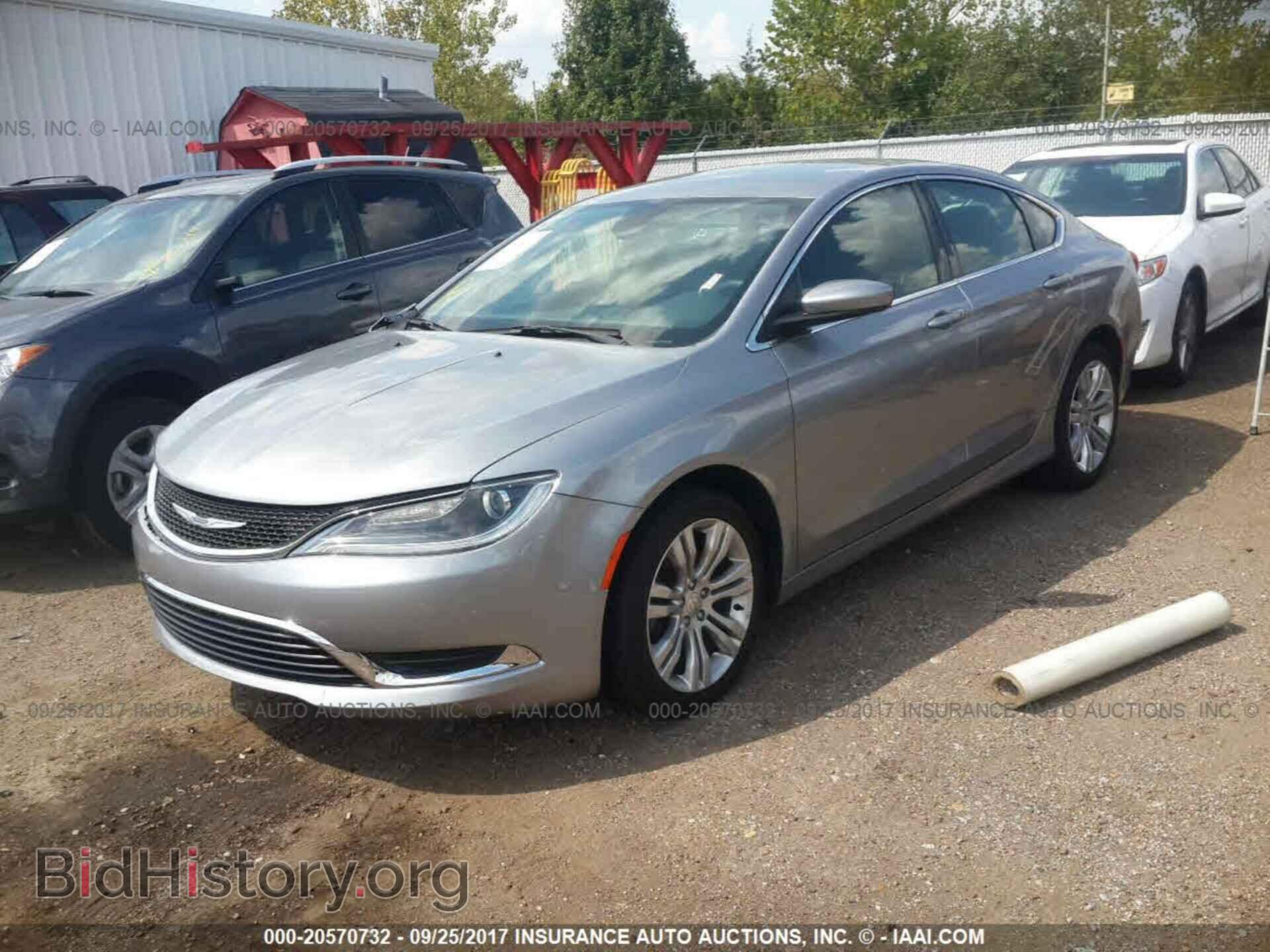 2016 Chrysler 200 - VIN: 1C3CCCAB6GN107769 - Фото 2