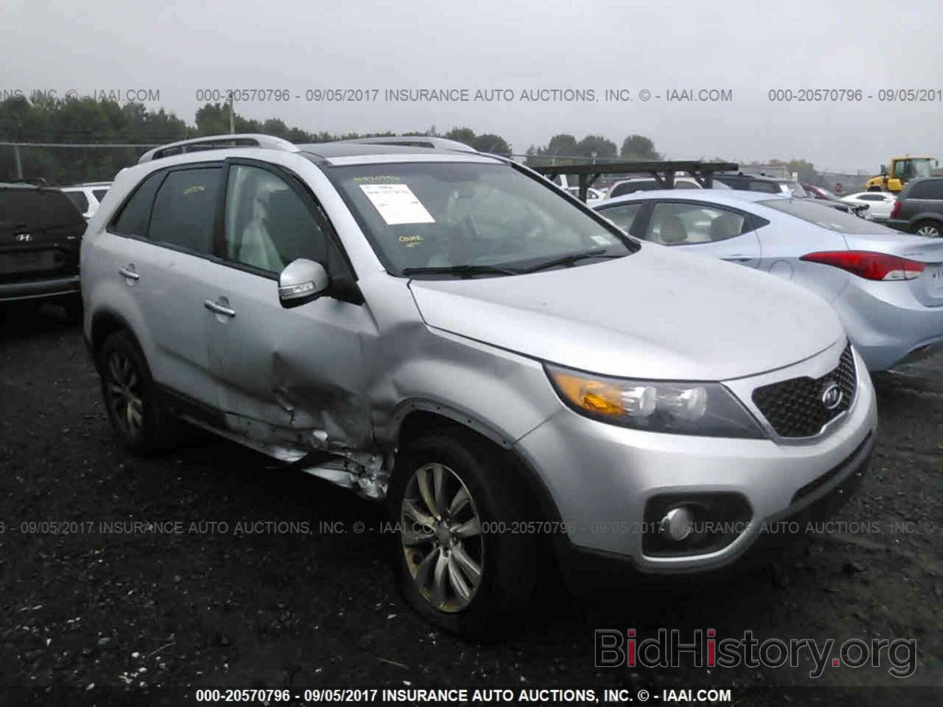 Photo 5XYKU4A2XBG002548 - Kia Sorento 2011