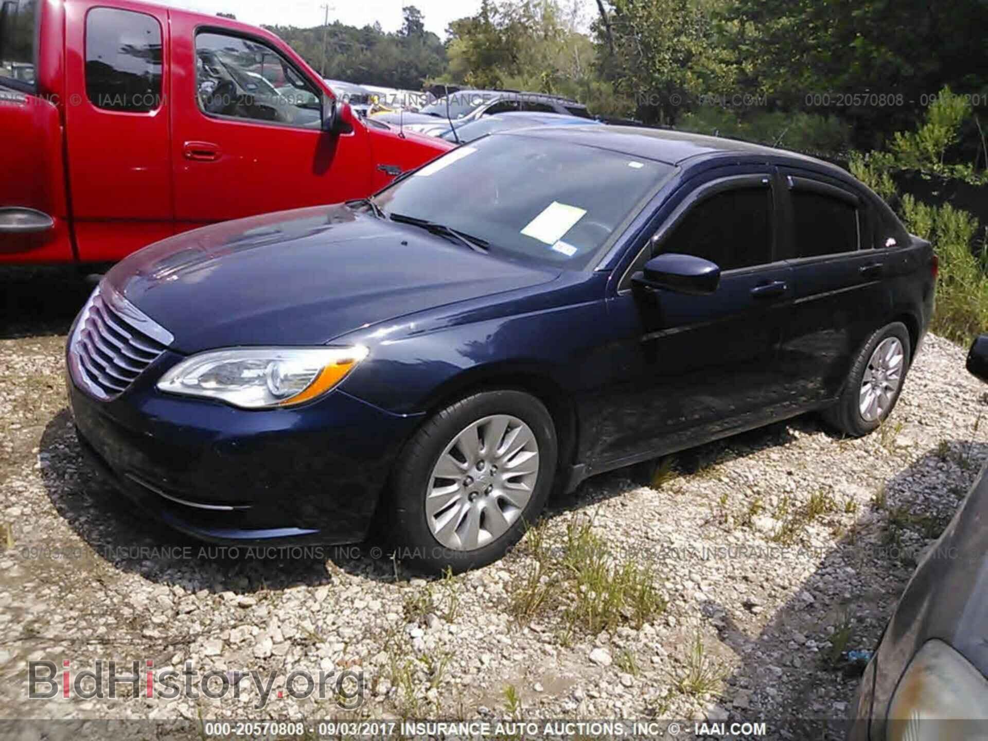 2014 Chrysler 200 - VIN: 1C3CCBAB3EN142812 - Photo 2