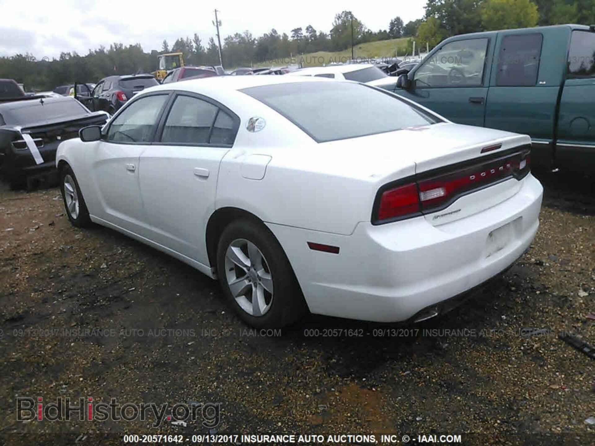 2011 Dodge Charger - VIN: 2B3CL3CG8BH586560 - Фото 3