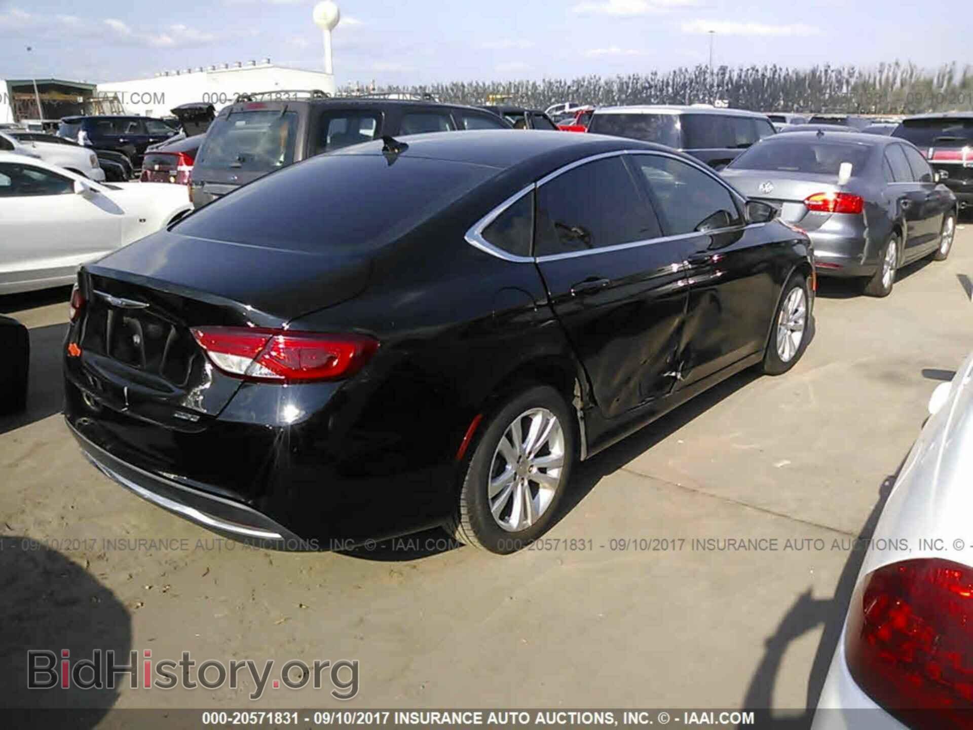 2015 Chrysler 200 - VIN: 1C3CCCAB4FN682306 - Photo 4