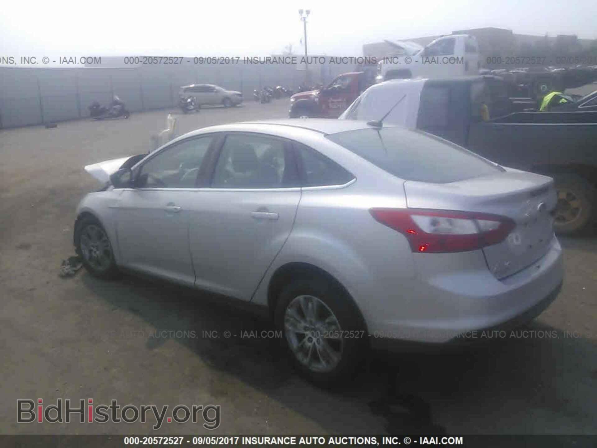 2012 Ford Focus - VIN: 1FAHP3H22CL147063 - Photo 3
