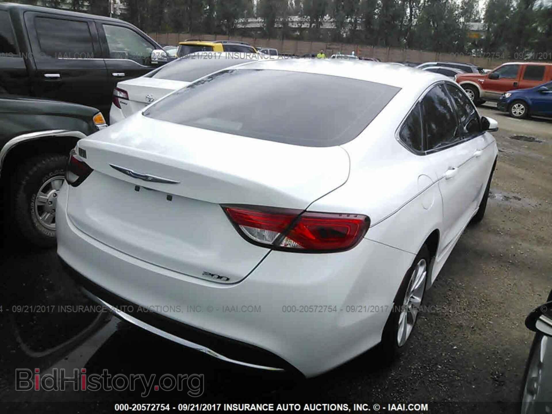 2016 Chrysler 200 - VIN: 1C3CCCAB4GN125347 - Photo 4