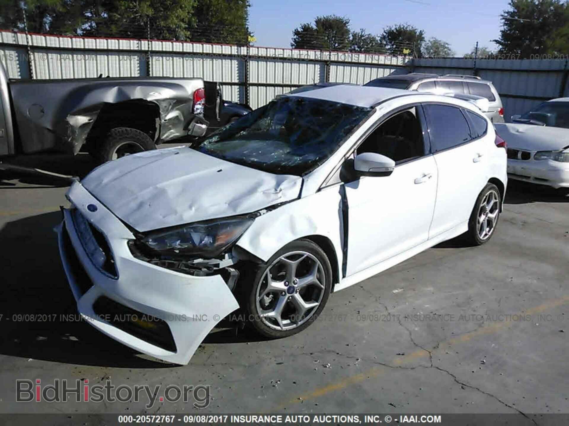 2015 Ford Focus - VIN: 1FADP3L99FL320097 - Photo 2