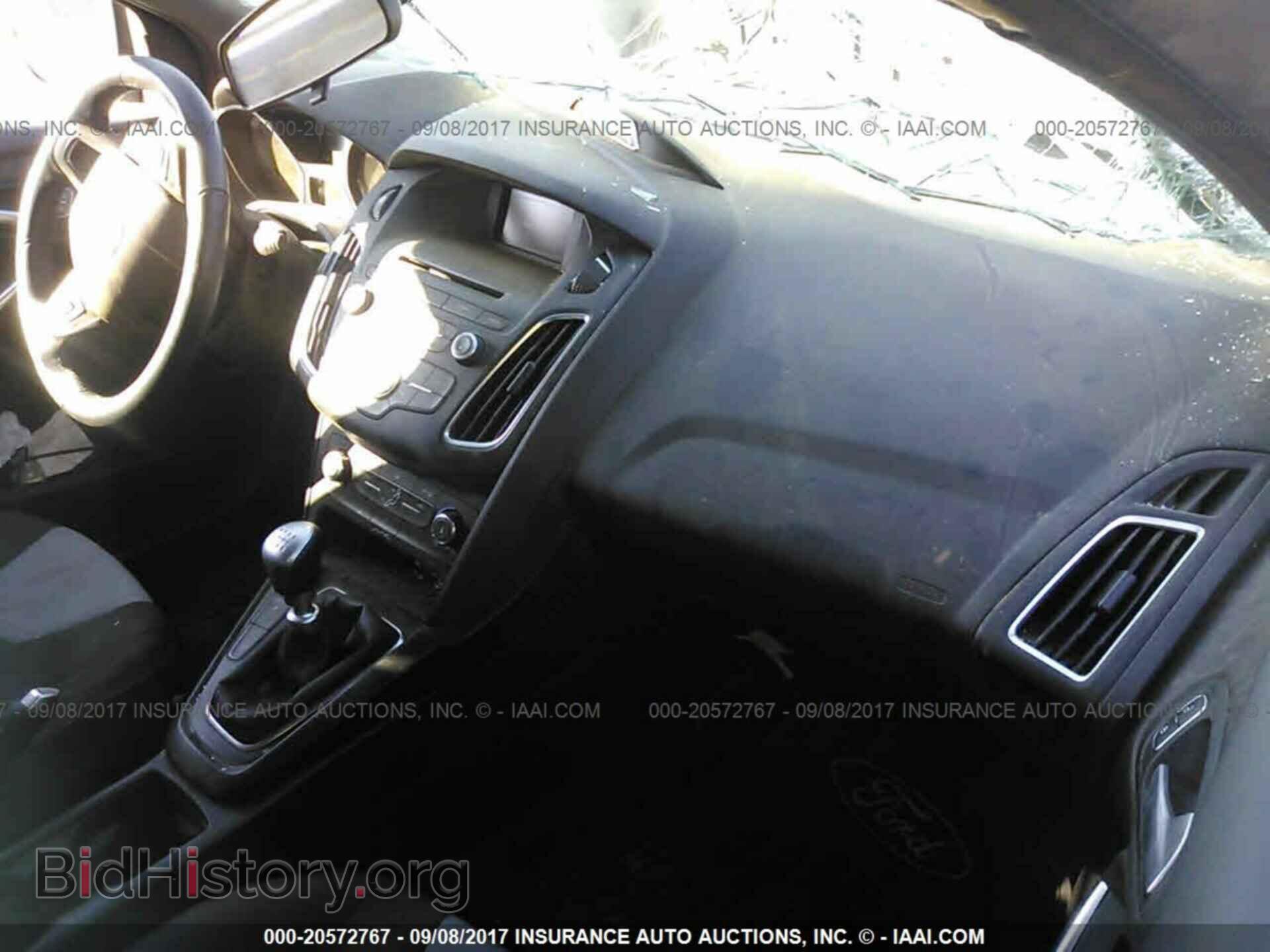 2015 Ford Focus - VIN: 1FADP3L99FL320097 - Photo 5