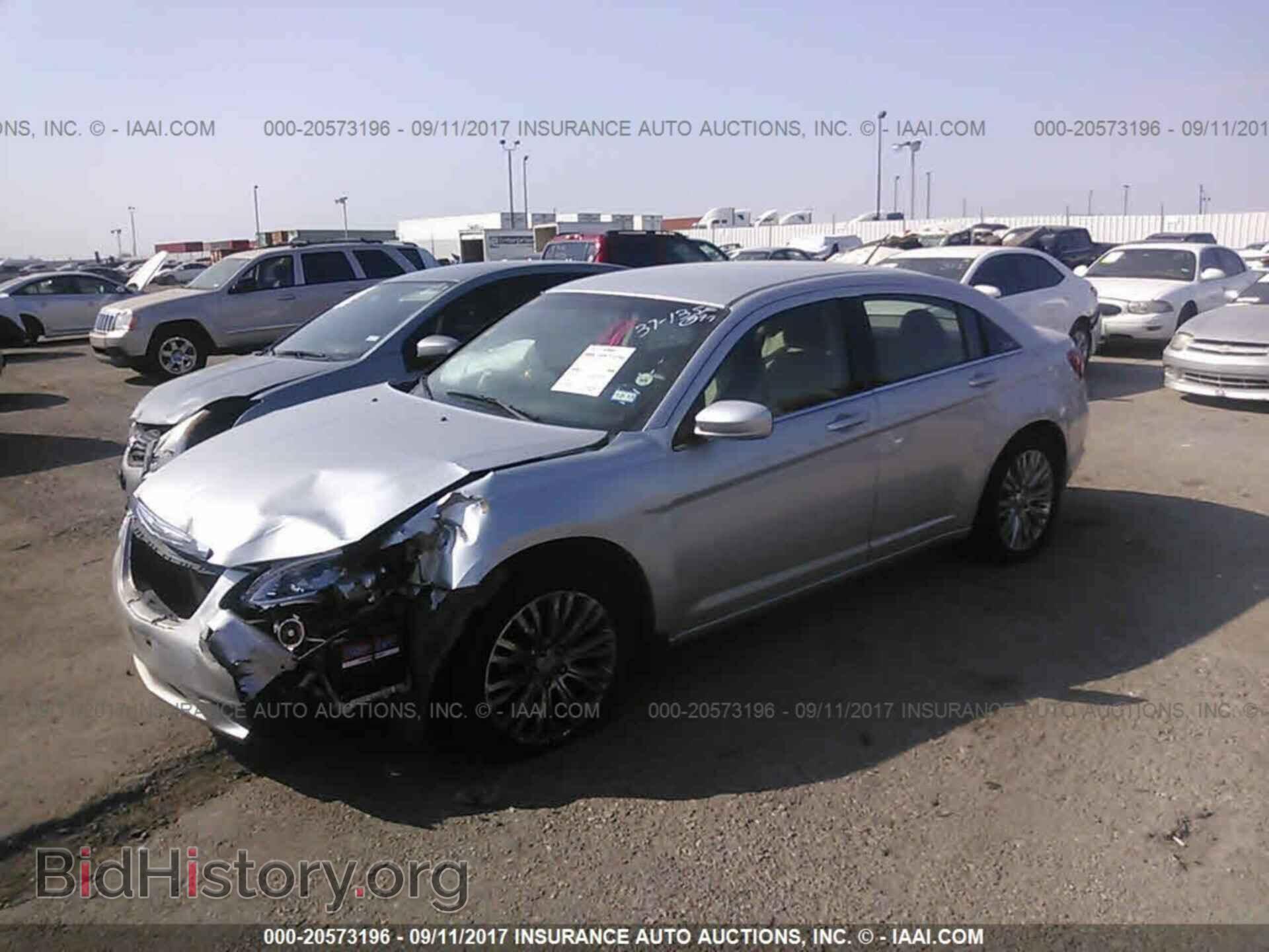 2012 Chrysler 200 - VIN: 1C3CCBAB2CN155404 - Photo 2