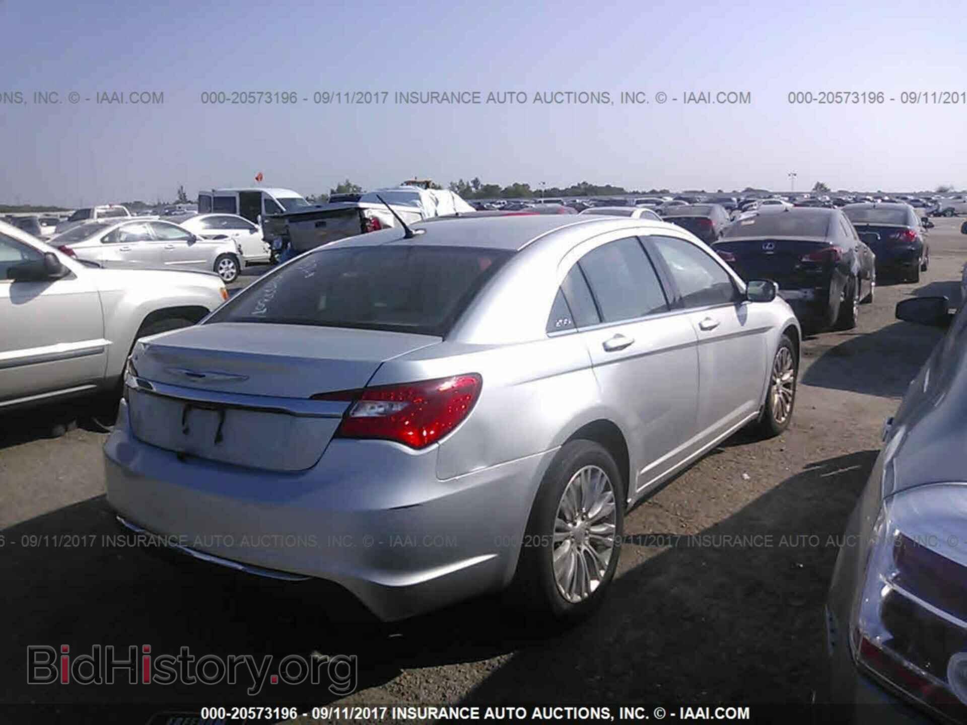 2012 Chrysler 200 - VIN: 1C3CCBAB2CN155404 - Photo 4