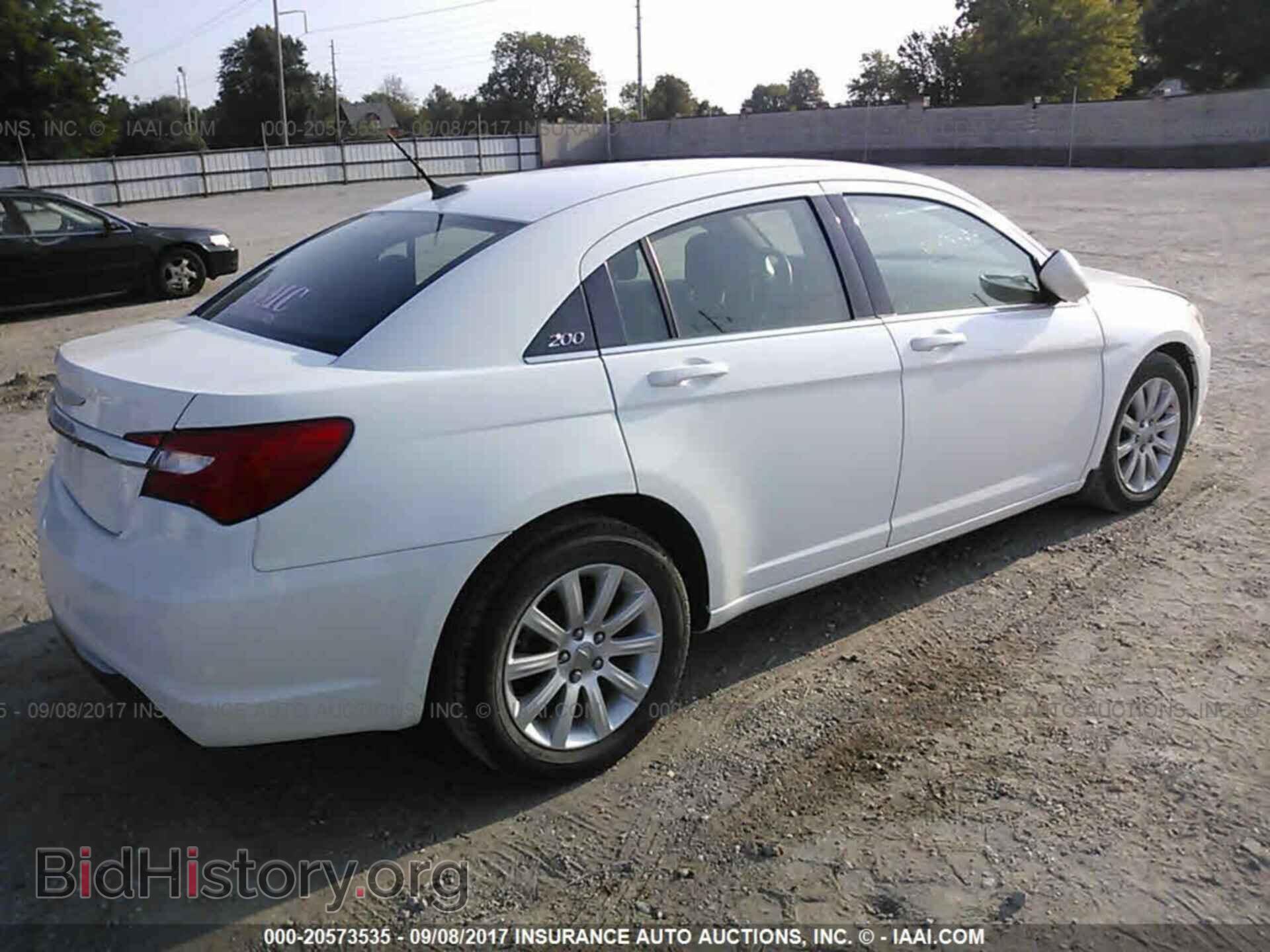 2014 Chrysler 200 - VIN: 1C3CCBBB3EN112241 - Photo 4