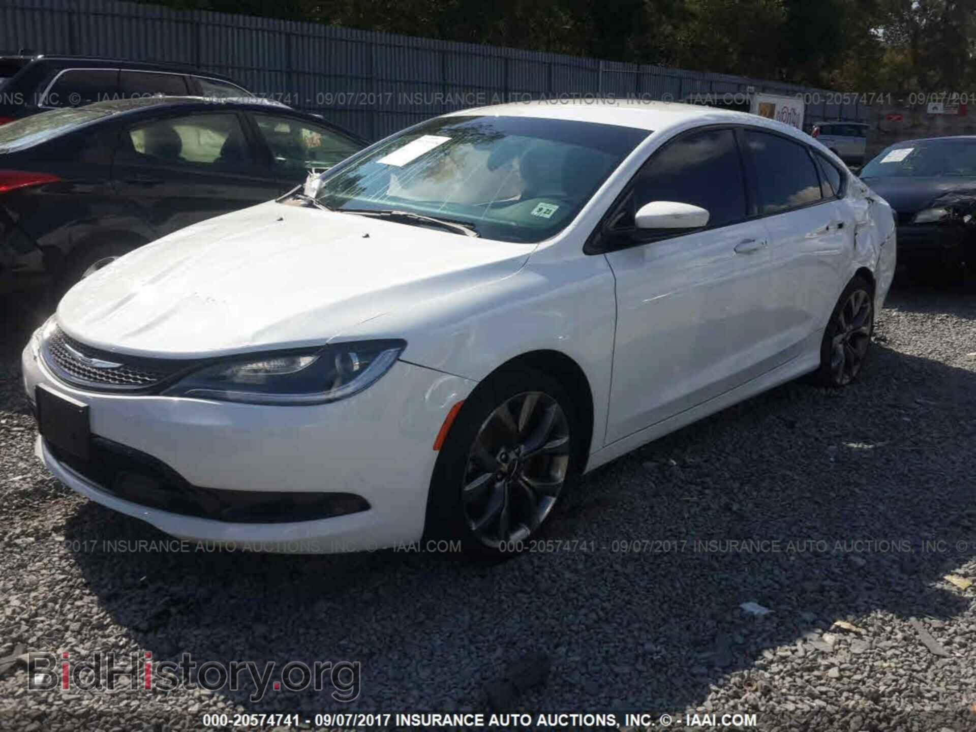 2016 Chrysler 200 - VIN: 1C3CCCBB1GN117351 - Photo 2