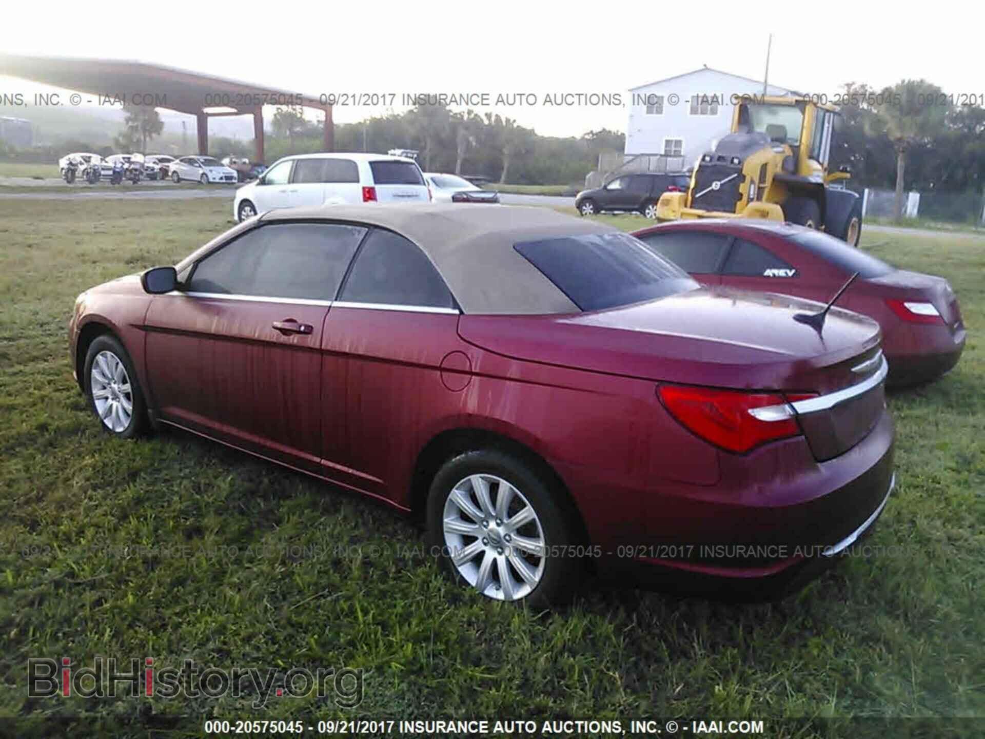 2014 Chrysler 200 - VIN: 1C3BCBEB3EN158188 - Photo 3