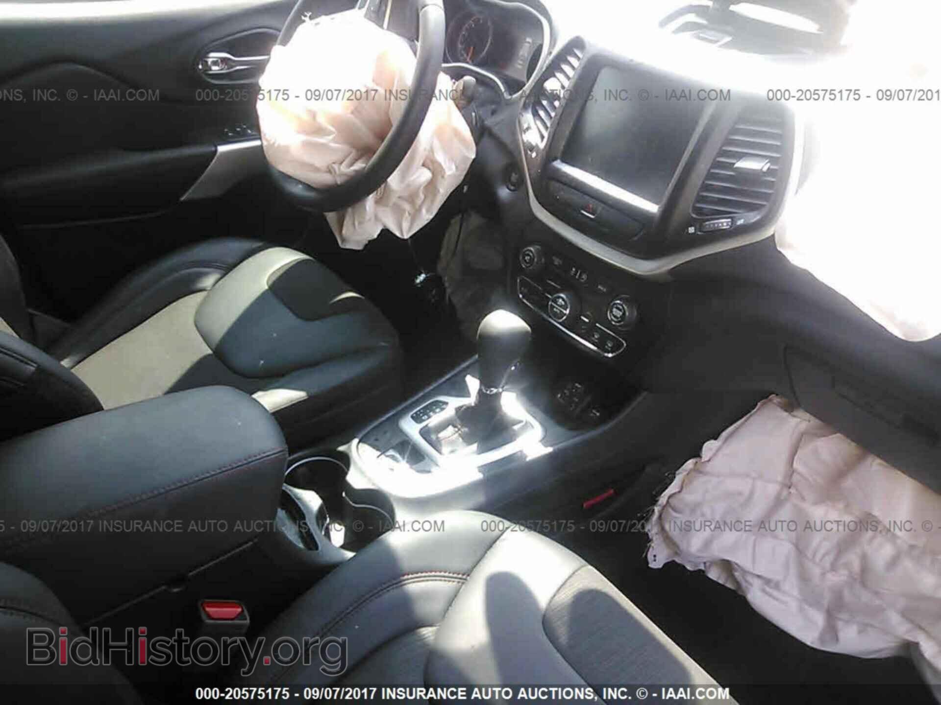 2017 Jeep Cherokee - VIN: 1C4PJMBS8HW631329 - Photo 5