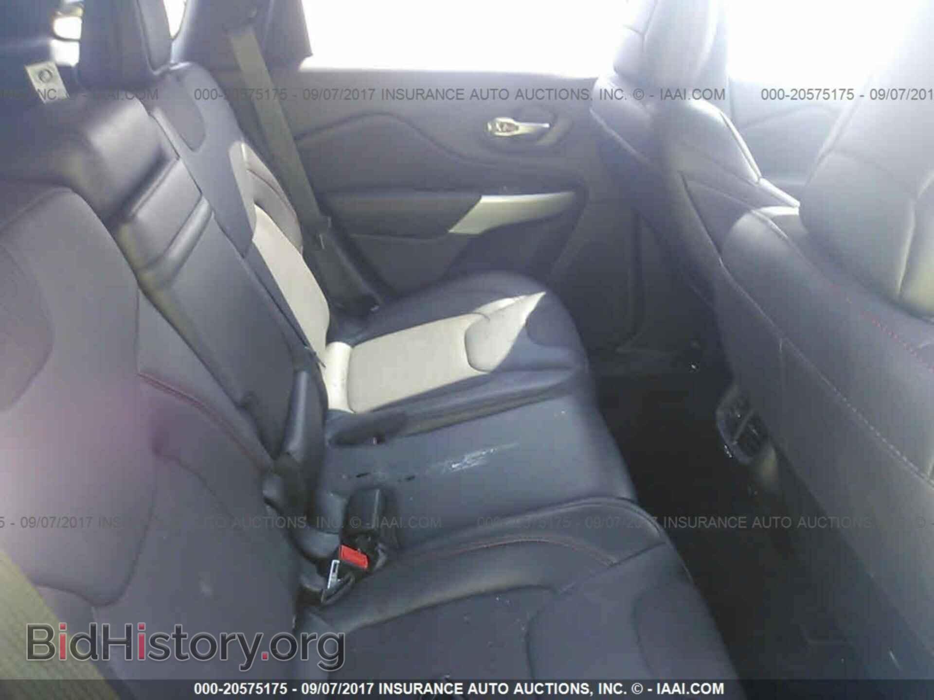 2017 Jeep Cherokee - VIN: 1C4PJMBS8HW631329 - Photo 8