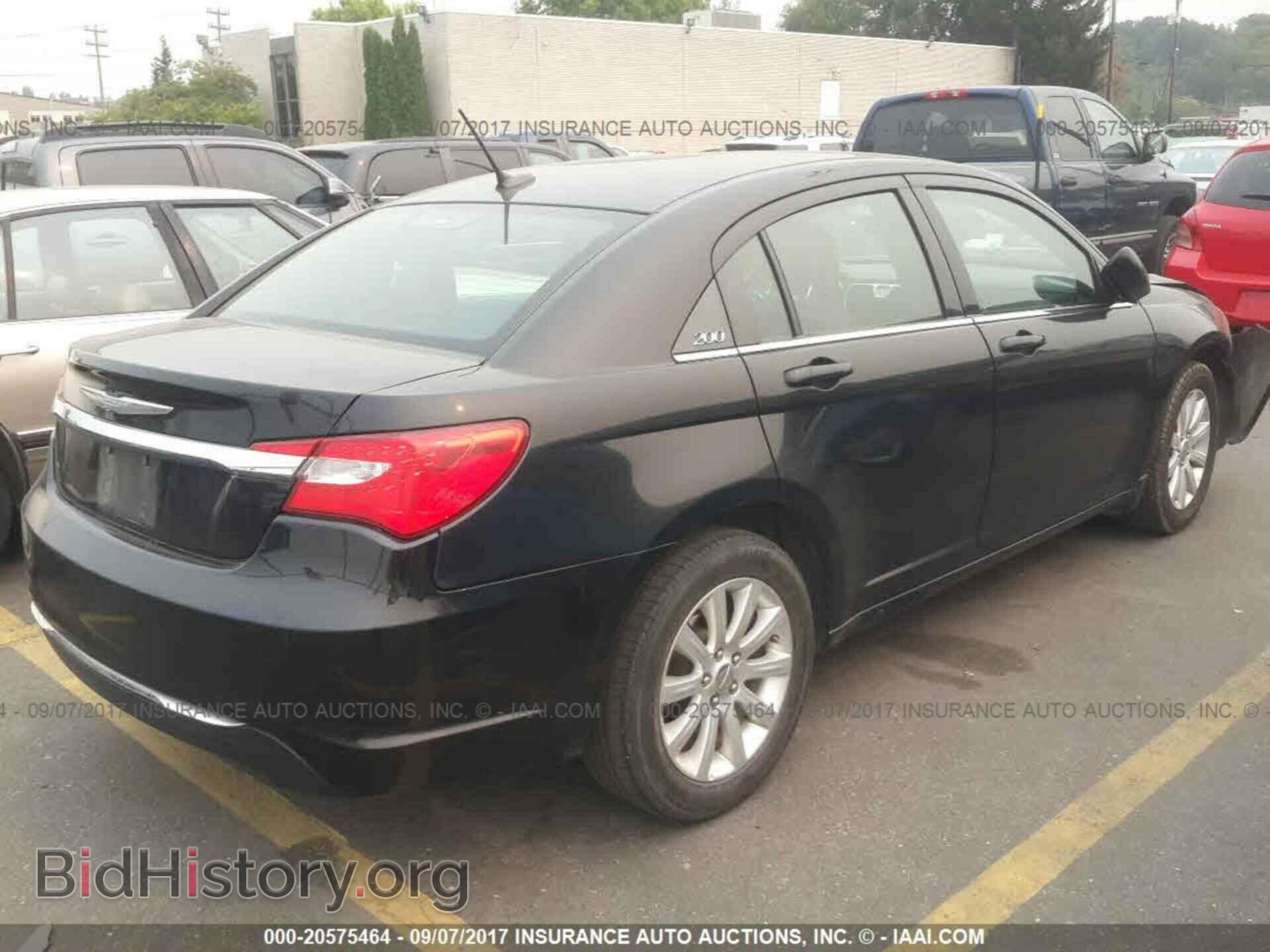 2011 Chrysler 200 - VIN: 1C3BC1FB8BN626422 - Photo 4