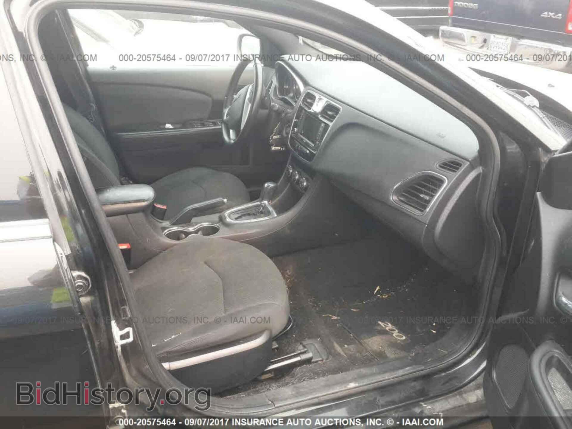 2011 Chrysler 200 - VIN: 1C3BC1FB8BN626422 - Photo 5