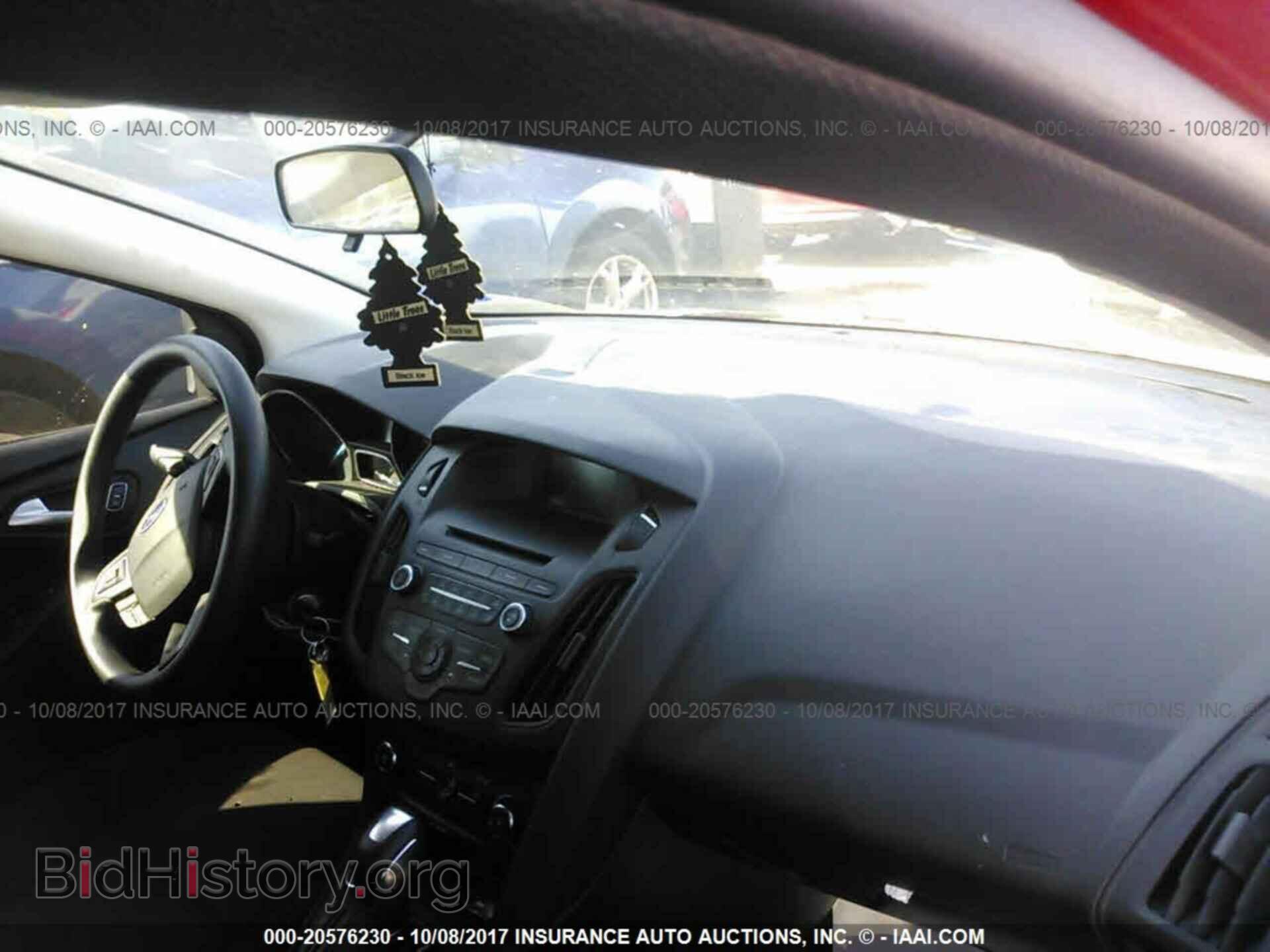2016 Ford Focus - VIN: 1FADP3F24GL324445 - Photo 5