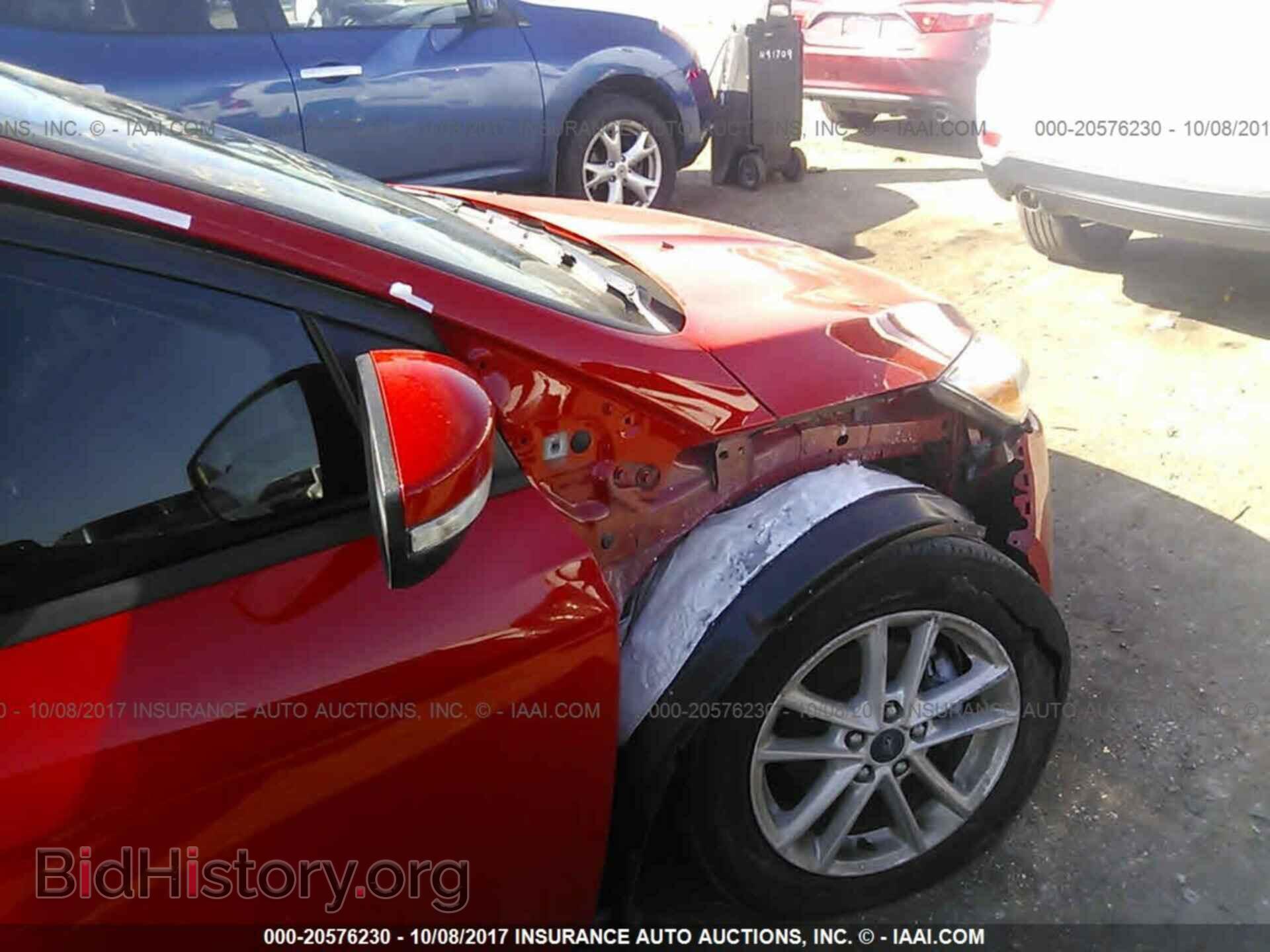2016 Ford Focus - VIN: 1FADP3F24GL324445 - Photo 6