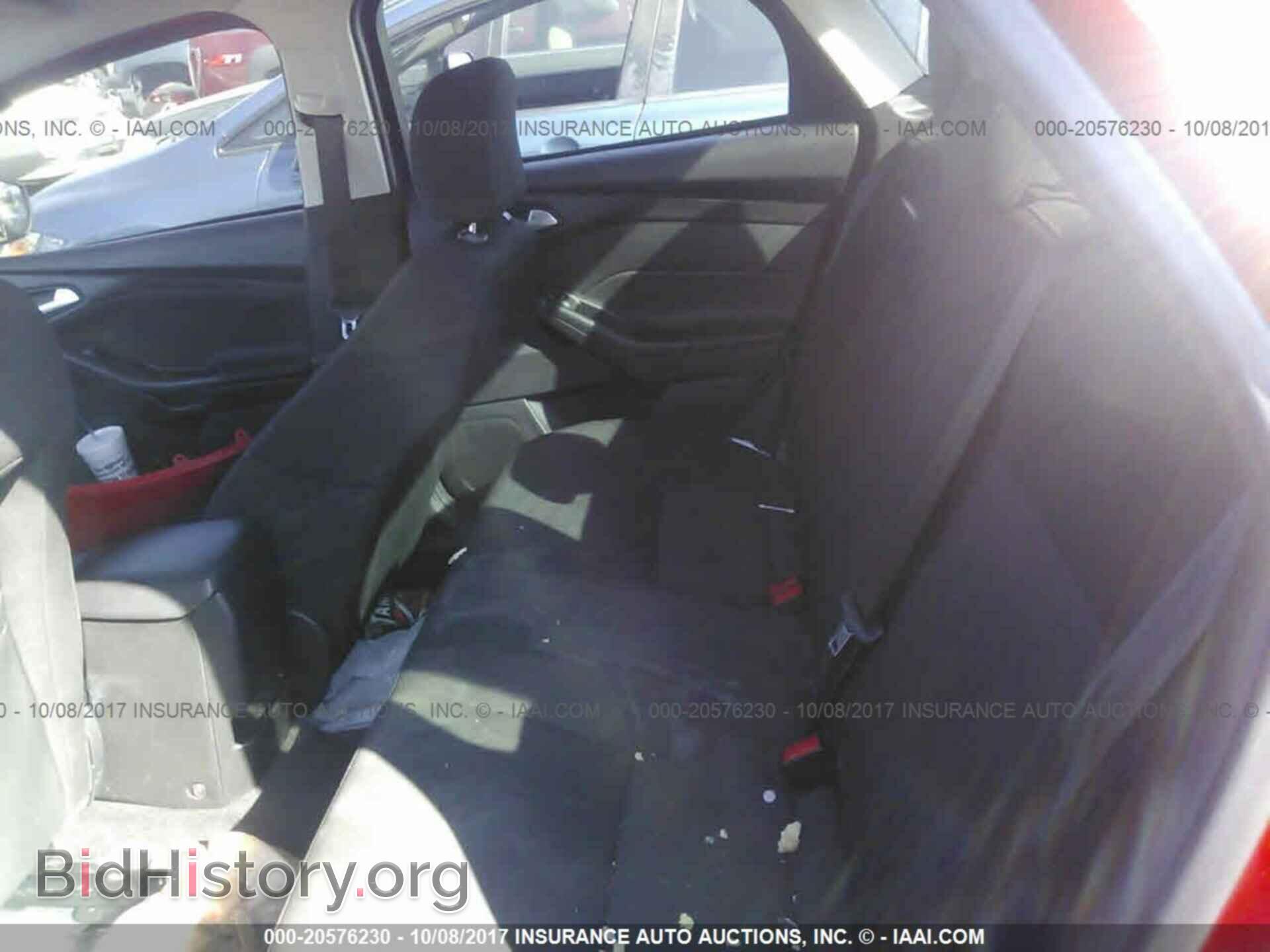 2016 Ford Focus - VIN: 1FADP3F24GL324445 - Photo 8