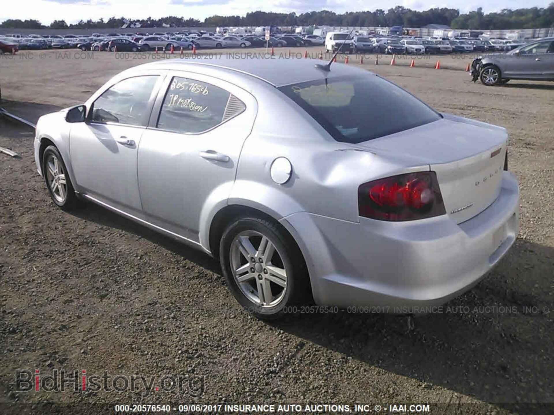 2011 Dodge Avenger - VIN: 1B3BD1FB5BN520875 - Фото 3