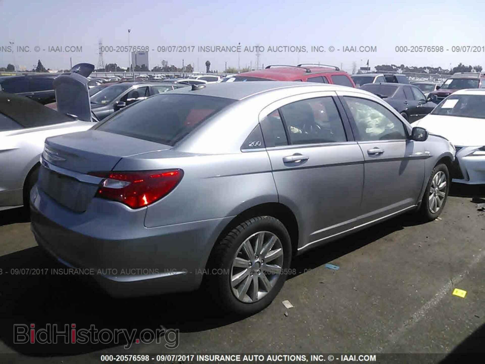 2013 Chrysler 200 - VIN: 1C3CCBBB7DN521910 - Photo 4
