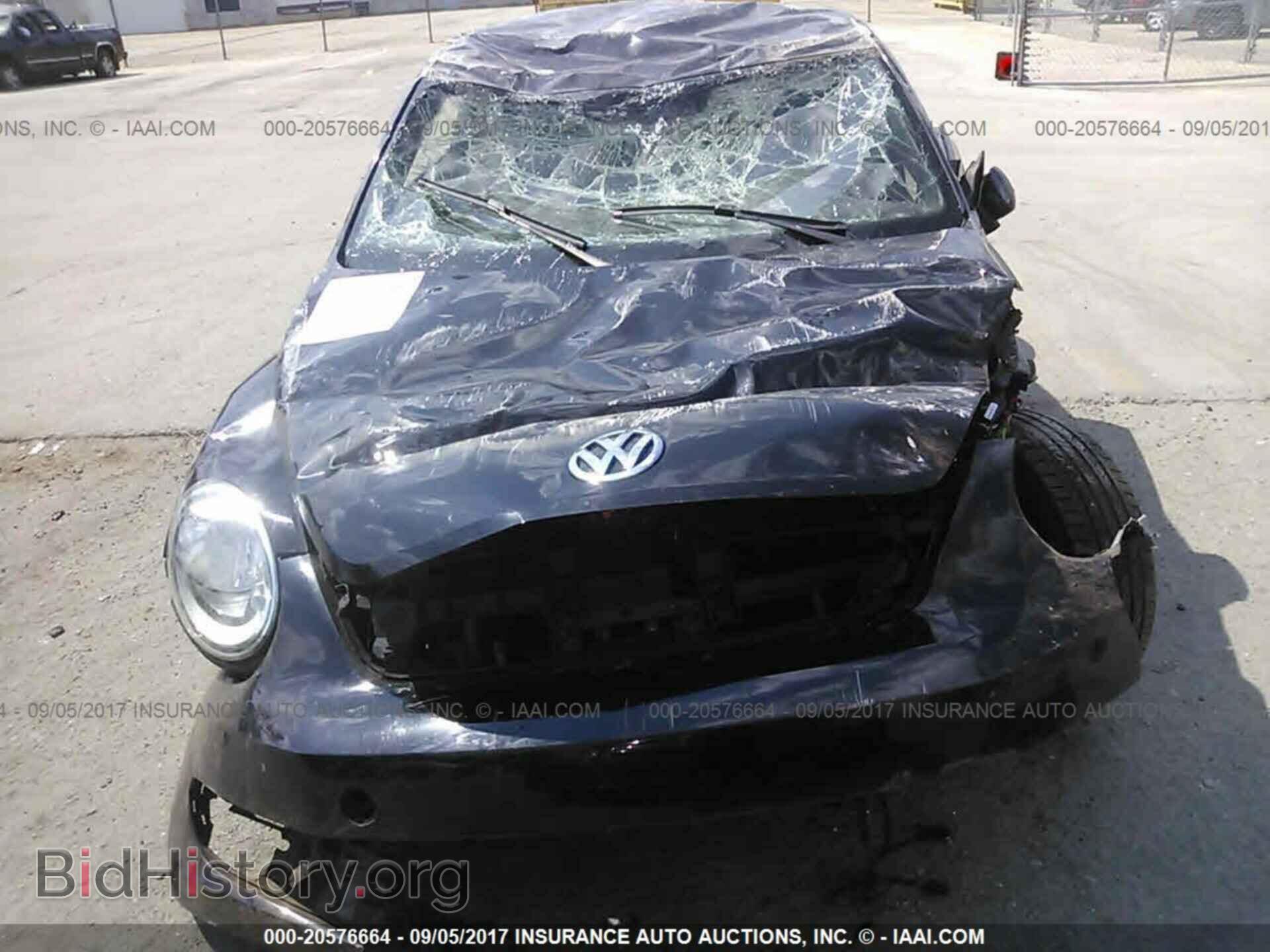 2014 Volkswagen Beetle - VIN: 3VWF17AT0EM642406 - Фото 6