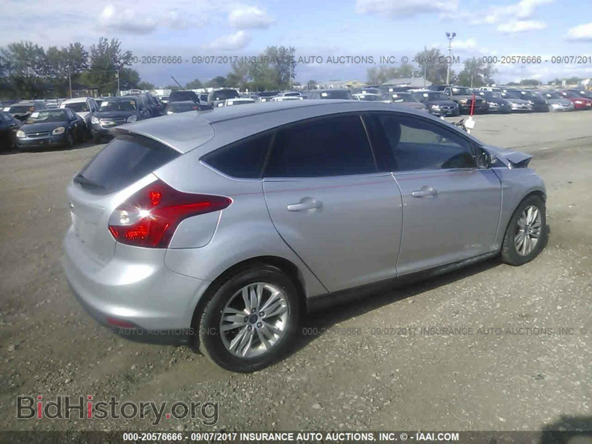 2012 Ford Focus - VIN: 1FAHP3M27CL390759 - Photo 4