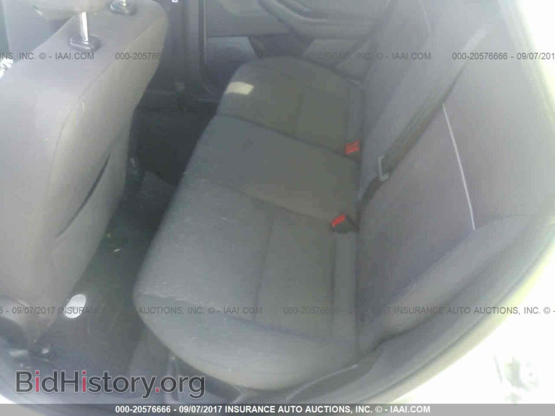 2012 Ford Focus - VIN: 1FAHP3M27CL390759 - Photo 8