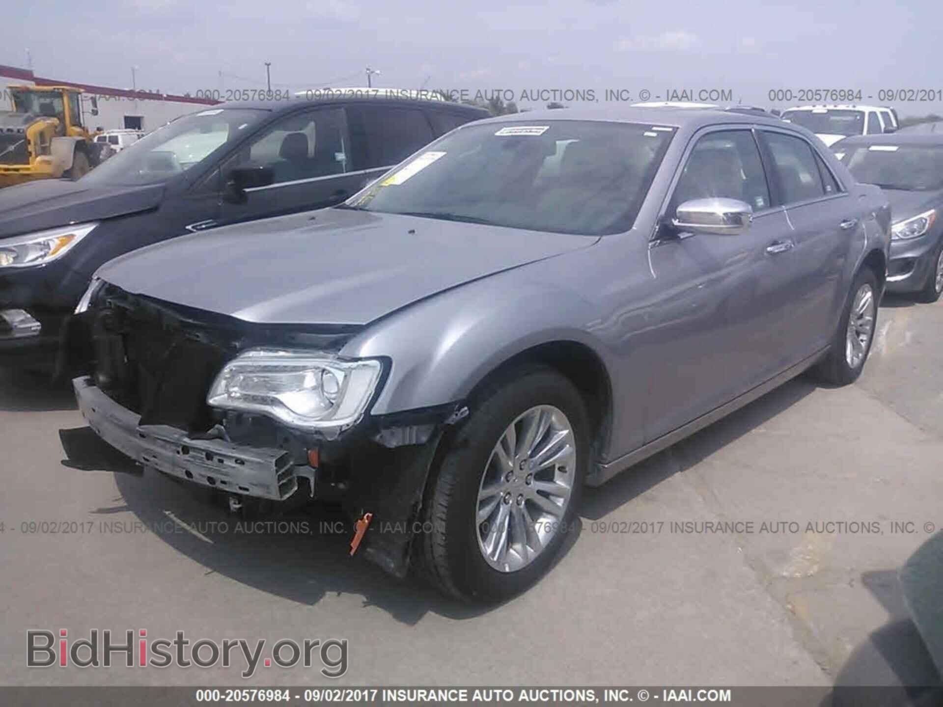 2016 Chrysler 300c - VIN: 2C3CCAEG1GH324455 - Photo 2