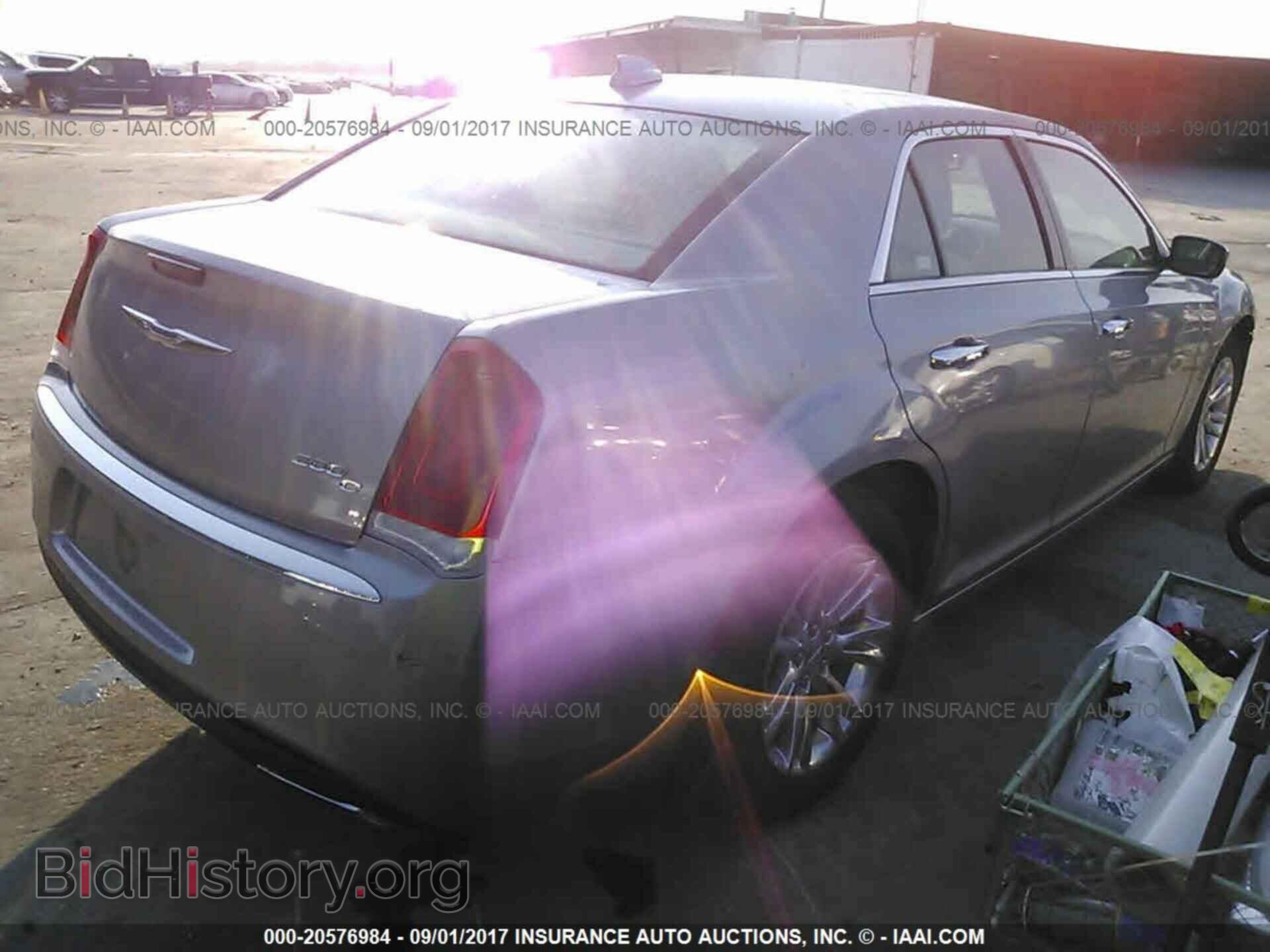 2016 Chrysler 300c - VIN: 2C3CCAEG1GH324455 - Photo 4
