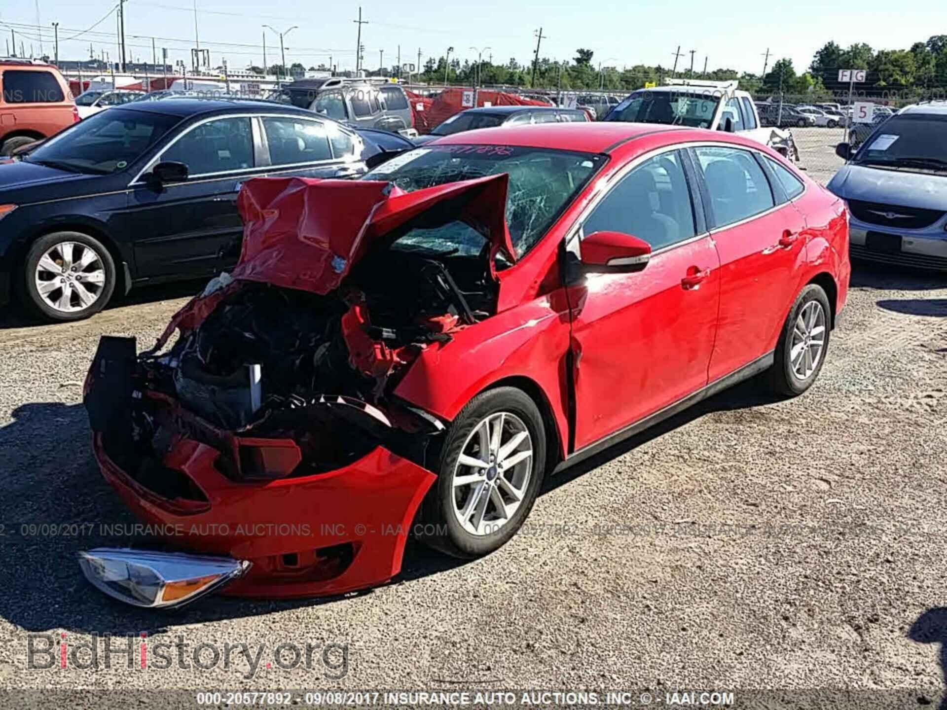 2015 Ford Focus - VIN: 1FADP3F26FL242960 - Photo 2