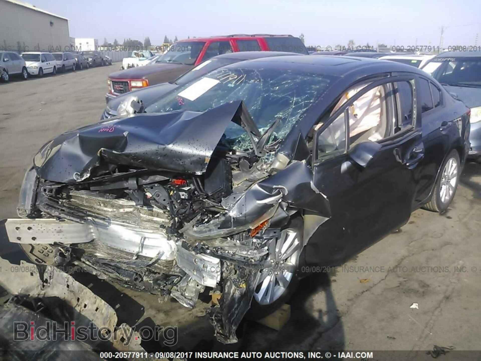 2012 Honda Civic - VIN: 2HGFB2F83CH566460 - Photo 2