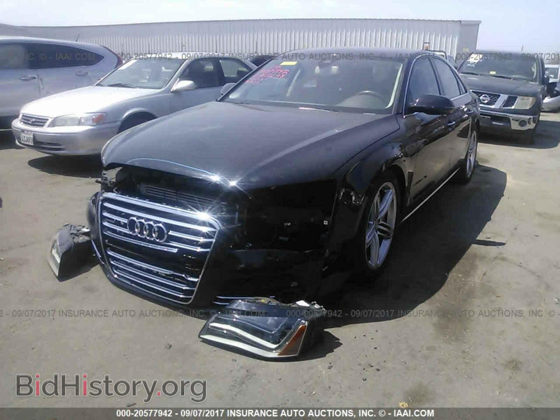 2011 Audi A8 - VIN: WAUAVAFD7BN002515 - Фото 2