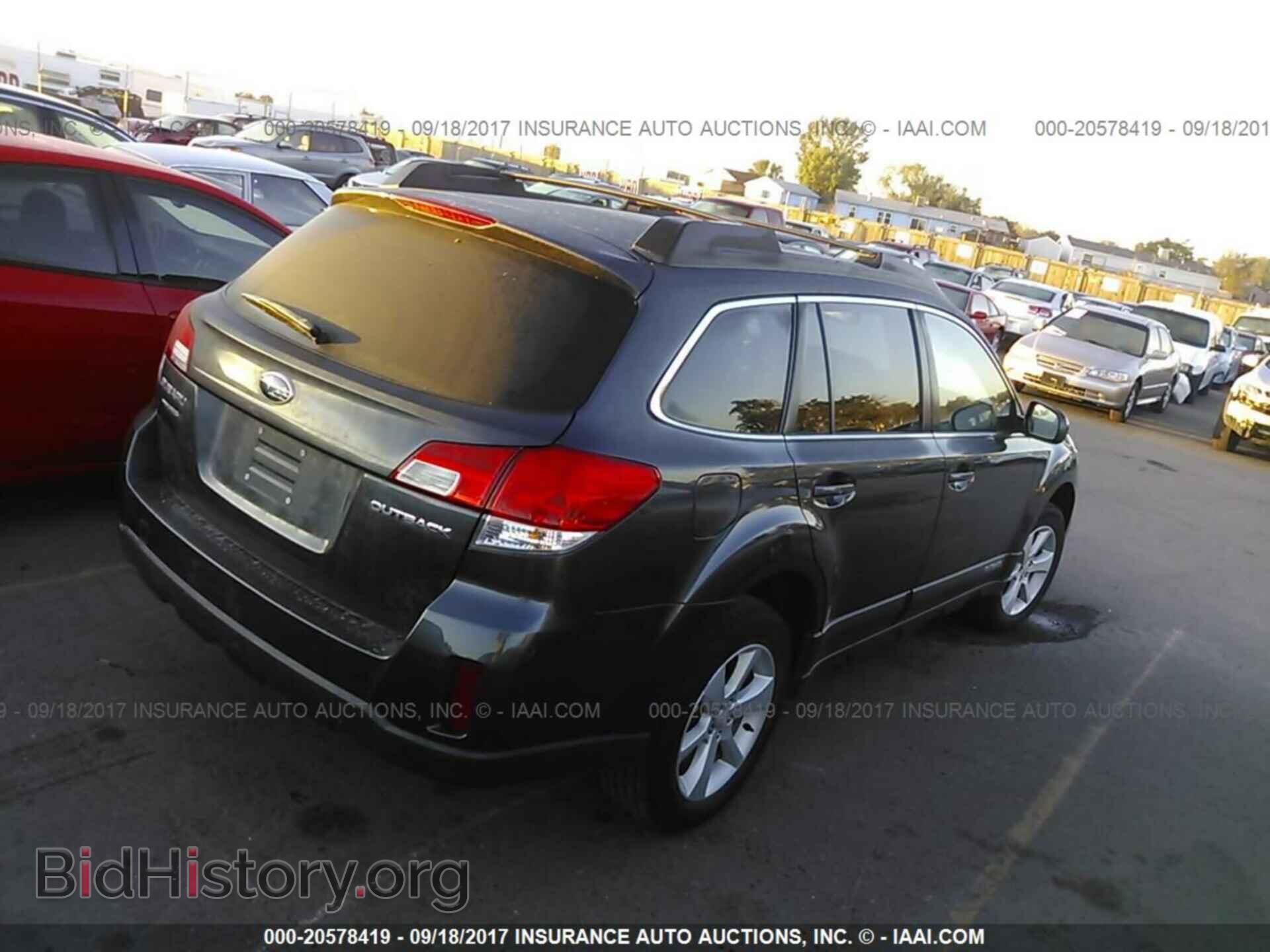 2013 Subaru Outback - VIN: 4S4BRCCC7D3251667 - Photo 4