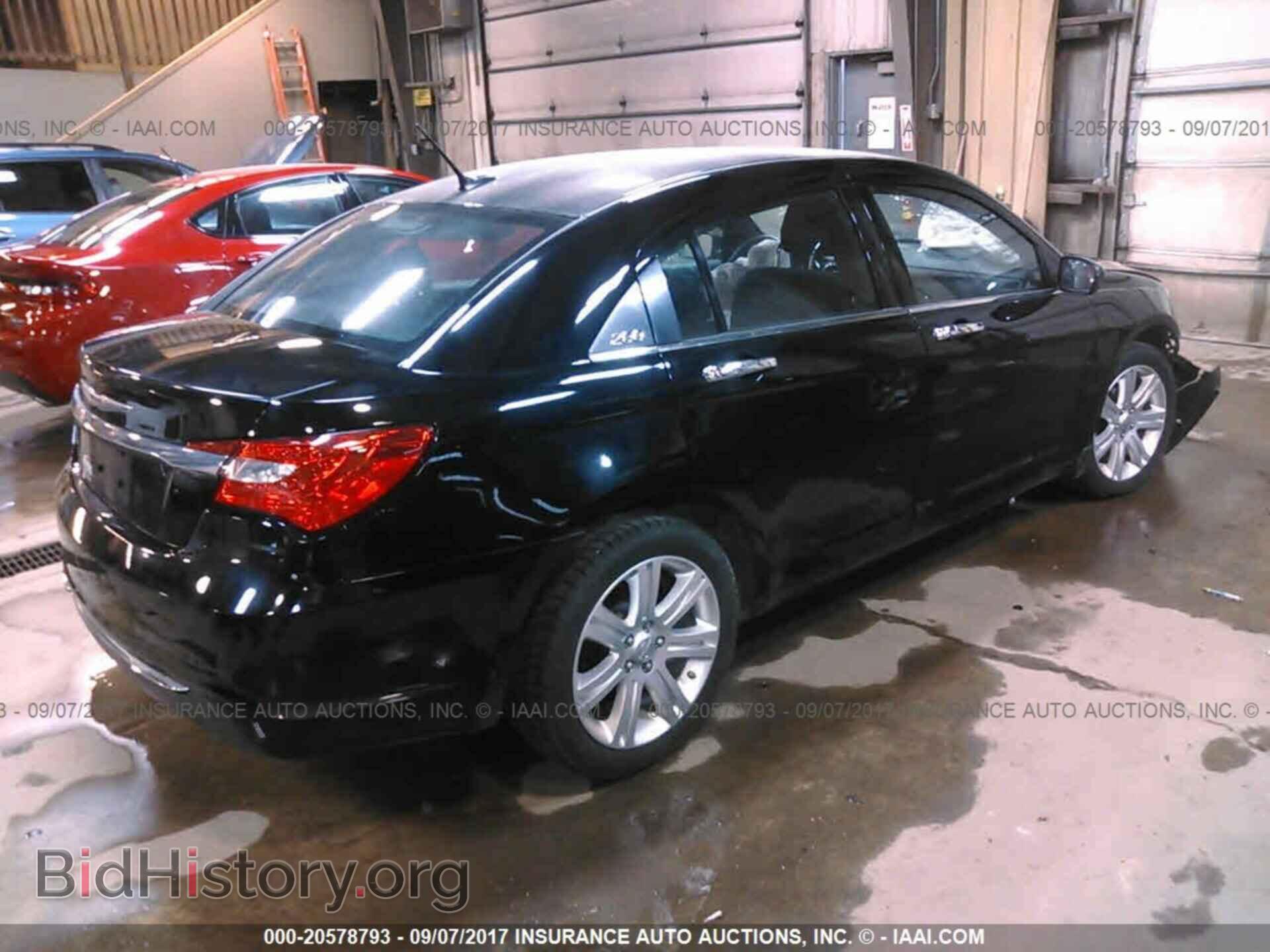 2011 Chrysler 200 - VIN: 1C3BC1FB1BN562840 - Photo 4