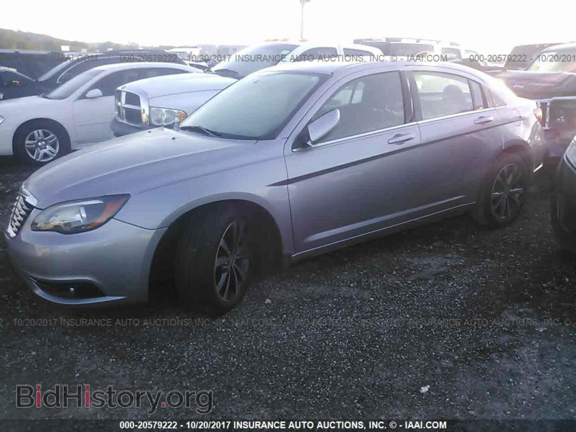 2014 Chrysler 200 - VIN: 1C3CCBBB0EN120040 - Photo 2