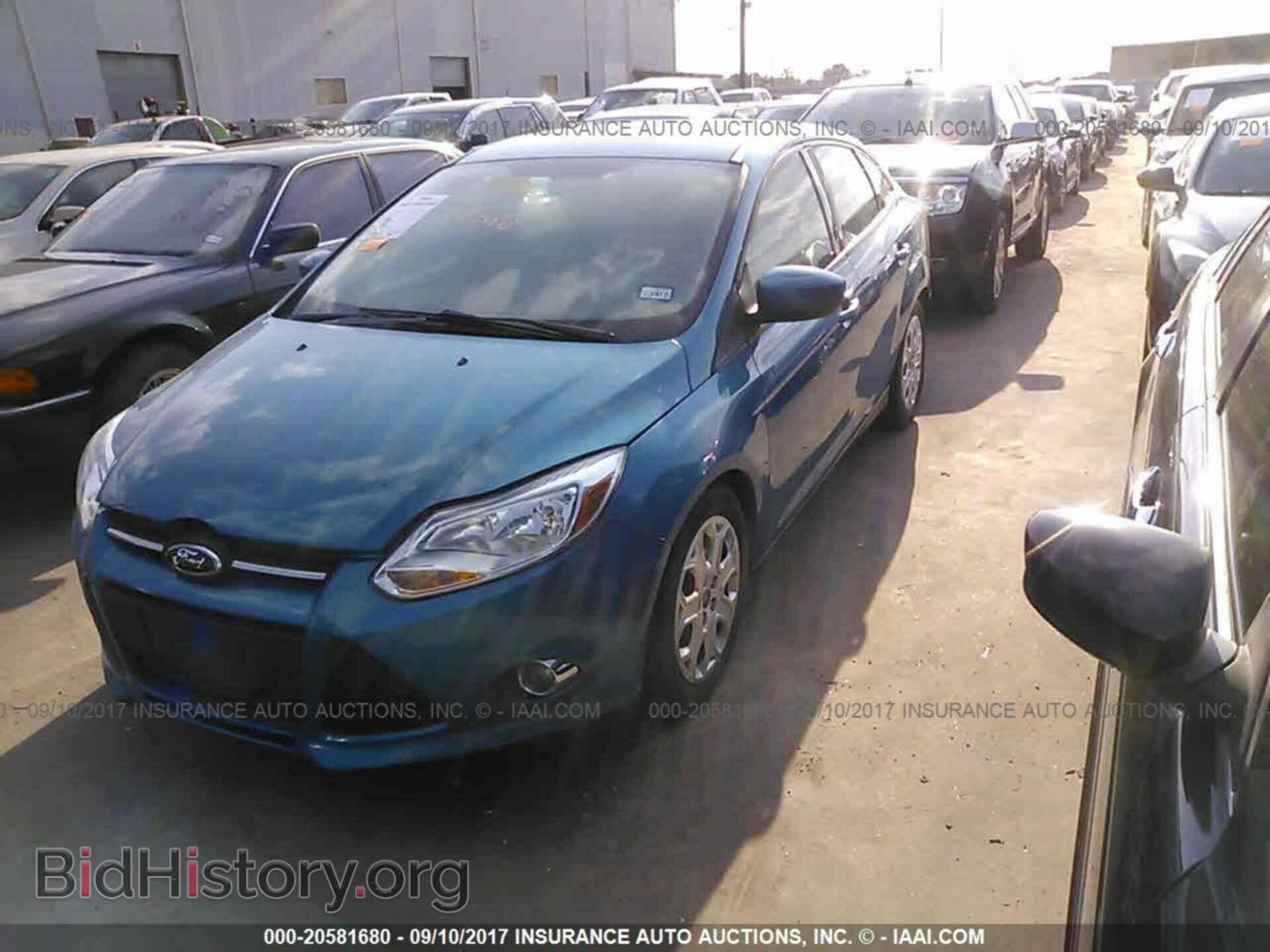 2012 Ford Focus - VIN: 1FAHP3F24CL370868 - Photo 2