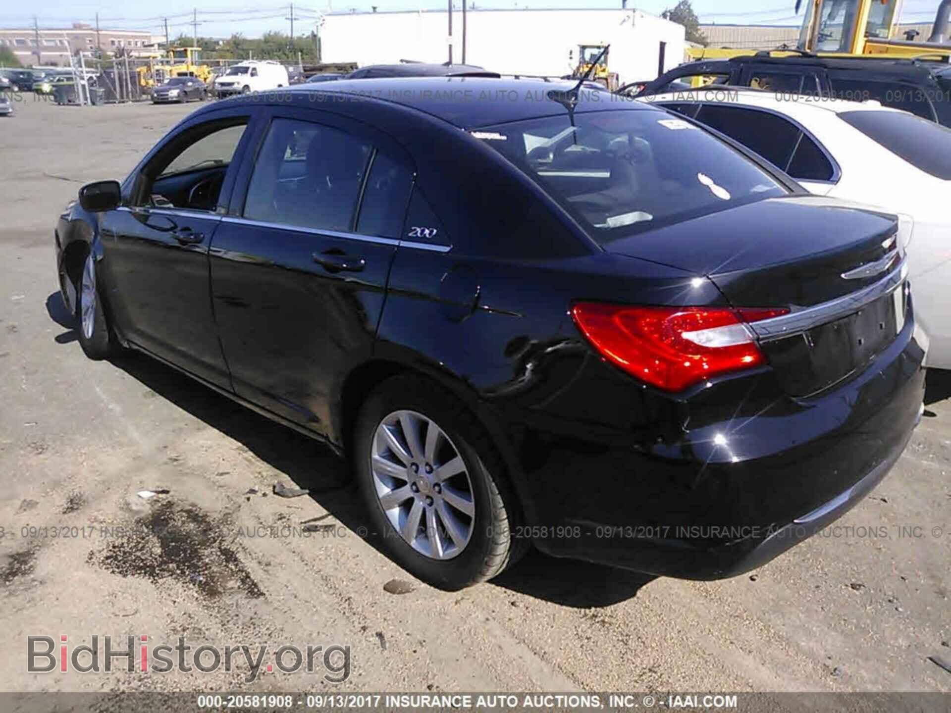 2013 Chrysler 200 - VIN: 1C3CCBBB4DN528829 - Фото 3