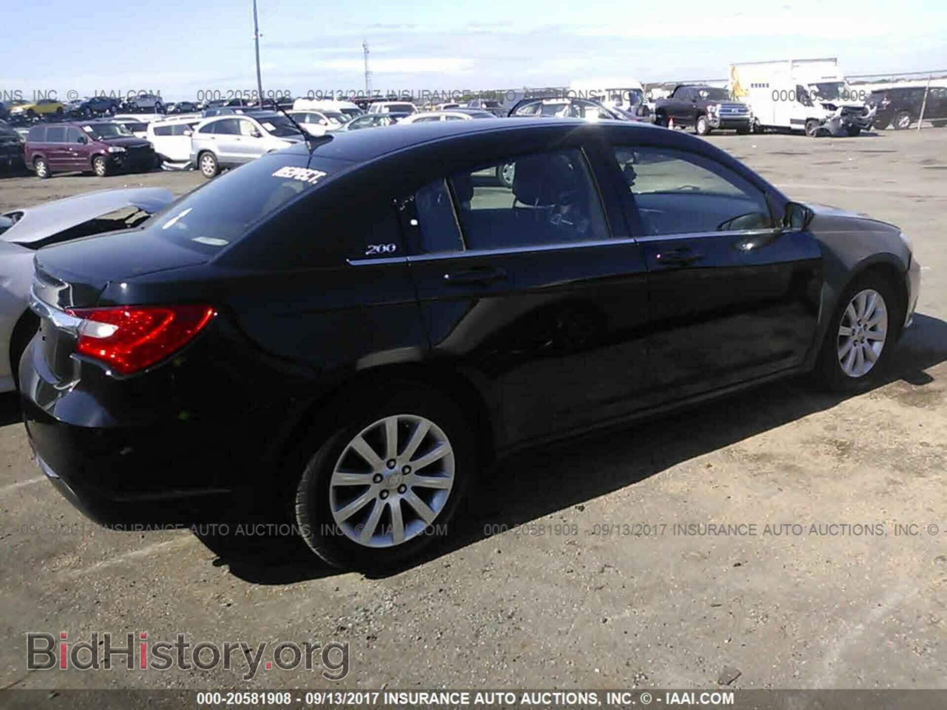 2013 Chrysler 200 - VIN: 1C3CCBBB4DN528829 - Фото 4