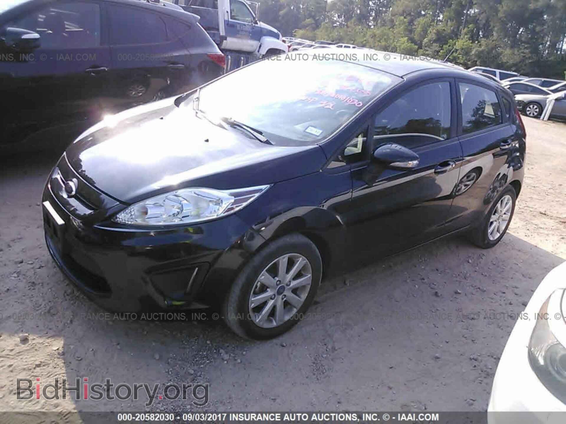 2013 Ford Fiesta - VIN: 3FADP4EJ5DM177786 - Photo 2