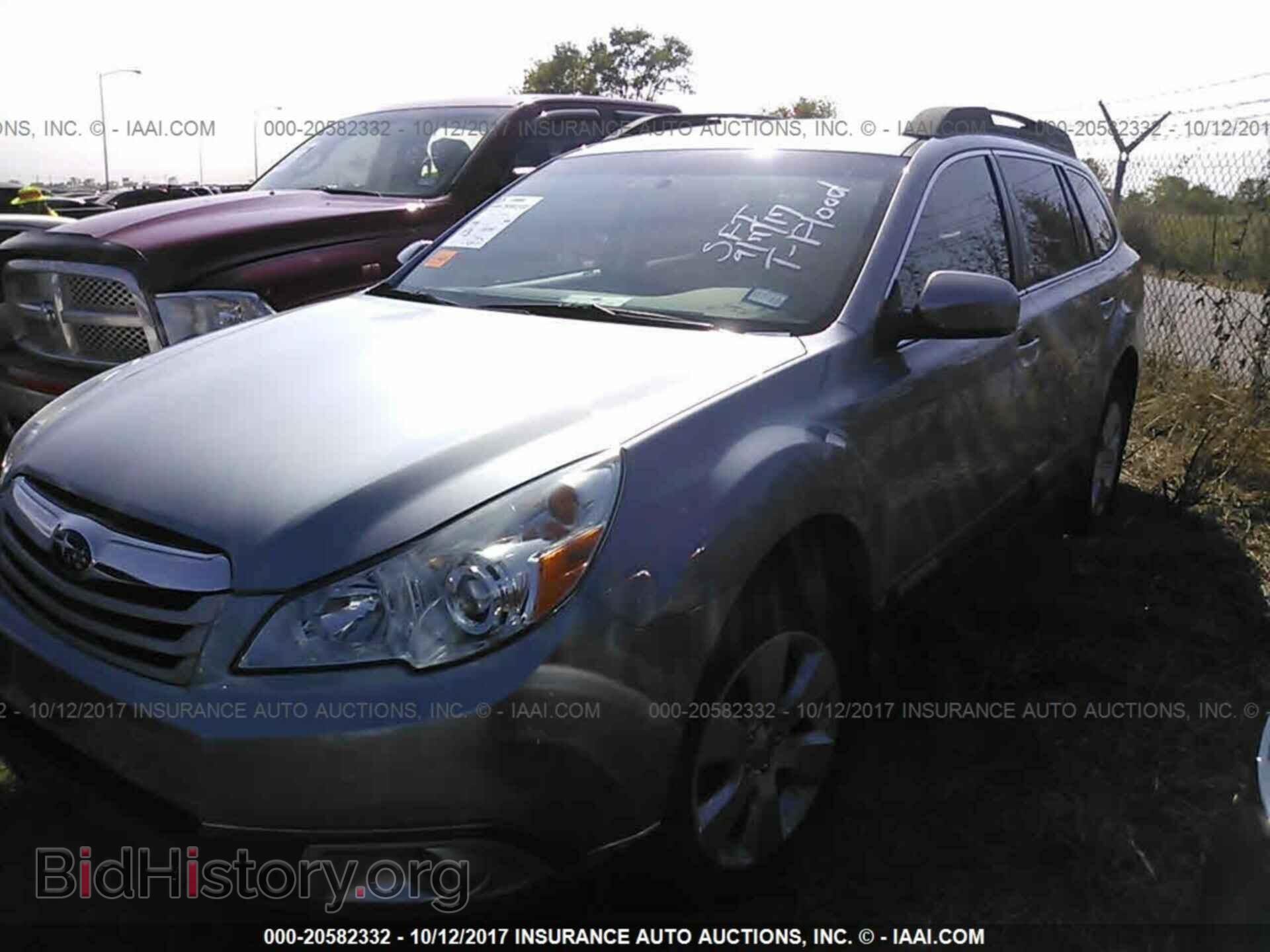 2011 Subaru Outback - VIN: 4S4BRCCC3B3367154 - Фото 2
